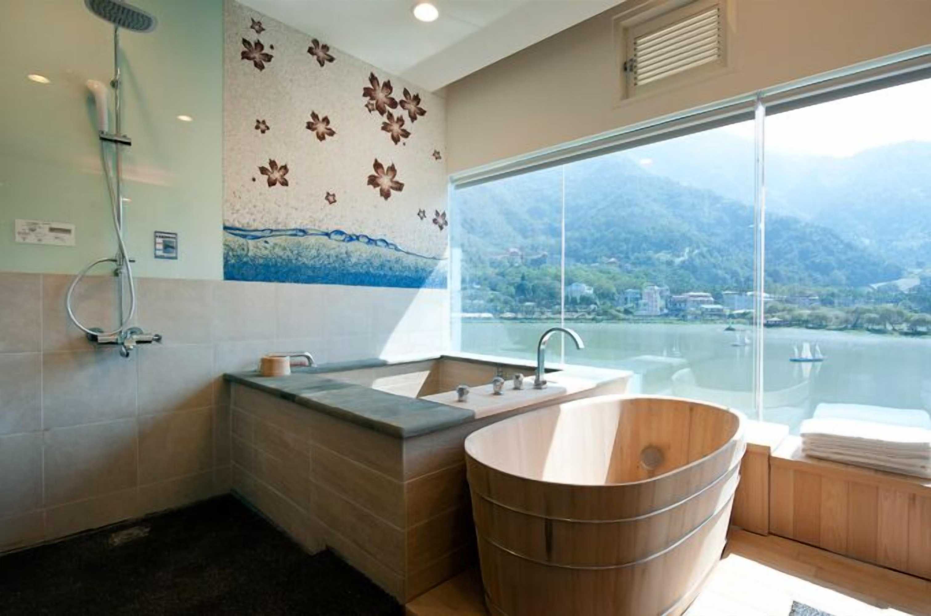 Gift card for Lakeside Resort Hotel