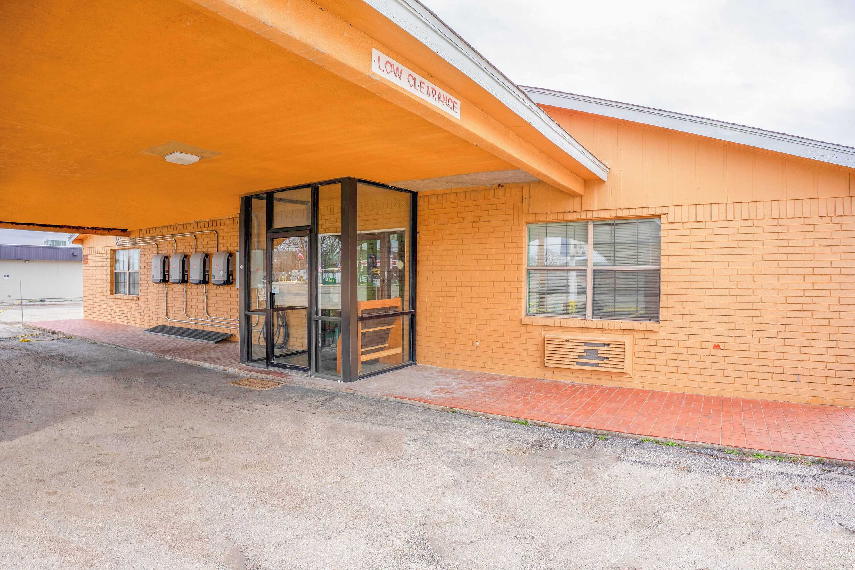 Gift card for Executive Inn By Oyo Mineral Wells Us-180