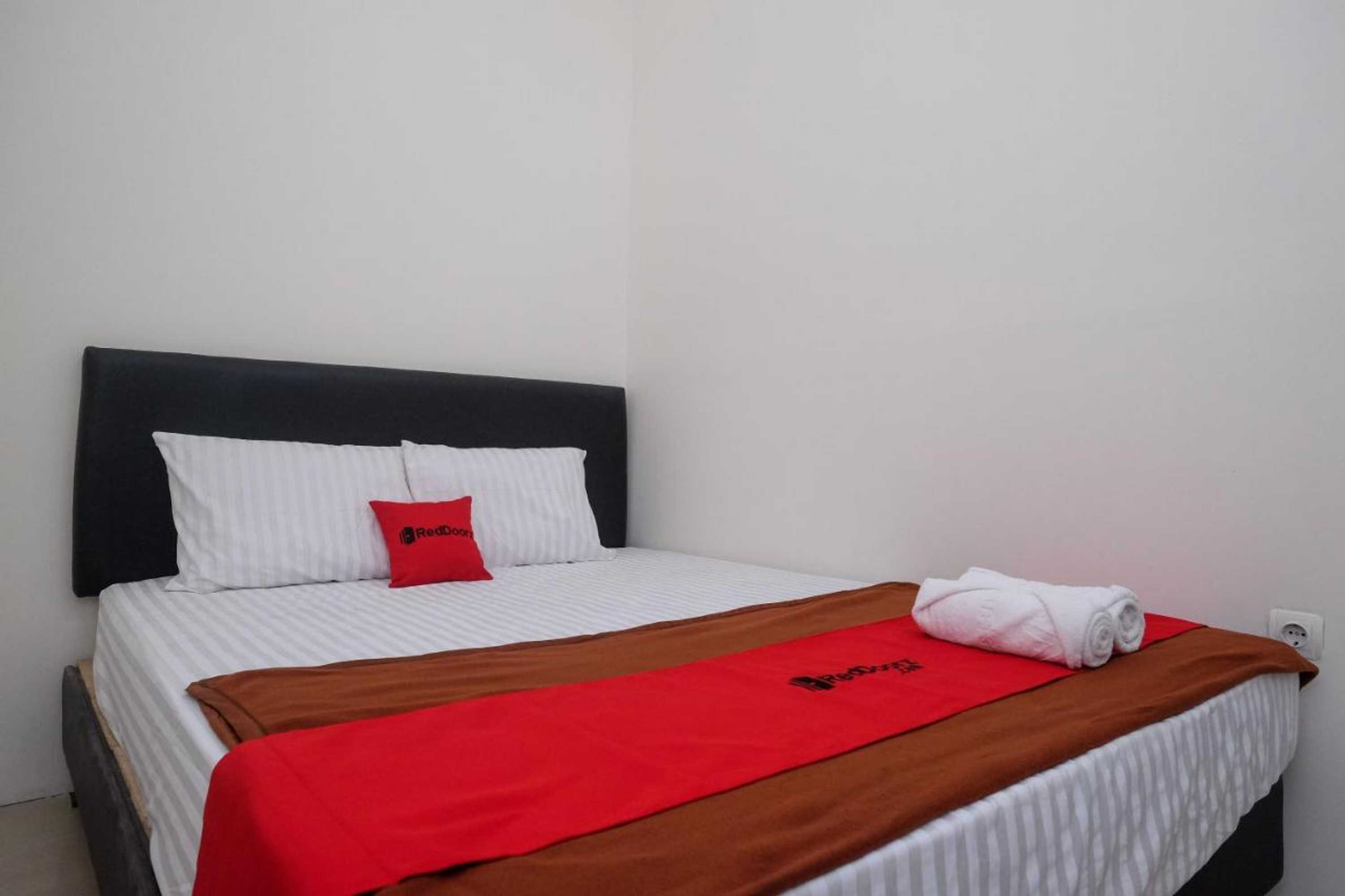 Gift card for Reddoorz Near Alun Alun Magelang 2 Gift card for Reddoorz Near Alun Alun Magelang 2