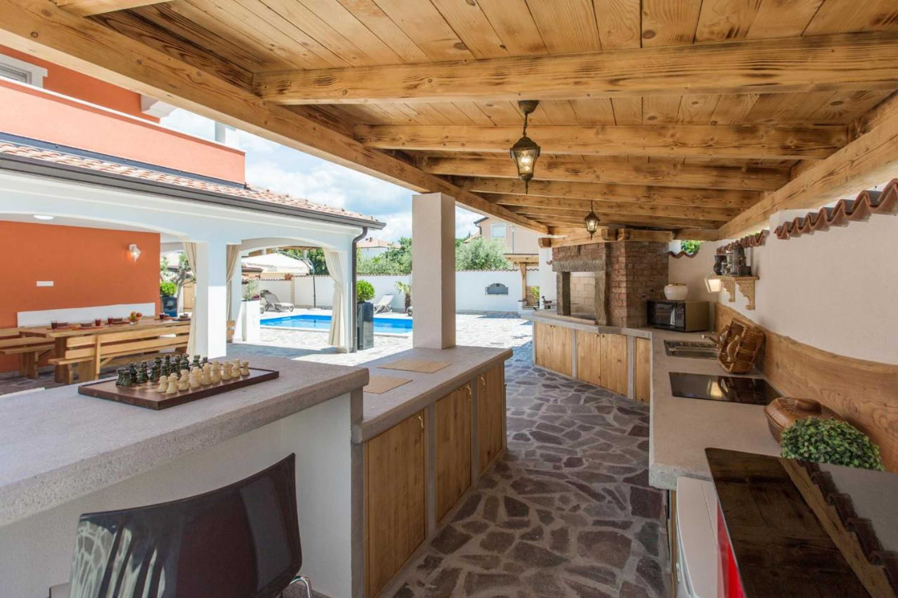 Gift card for Geräumige Villa Deni Mit Pool