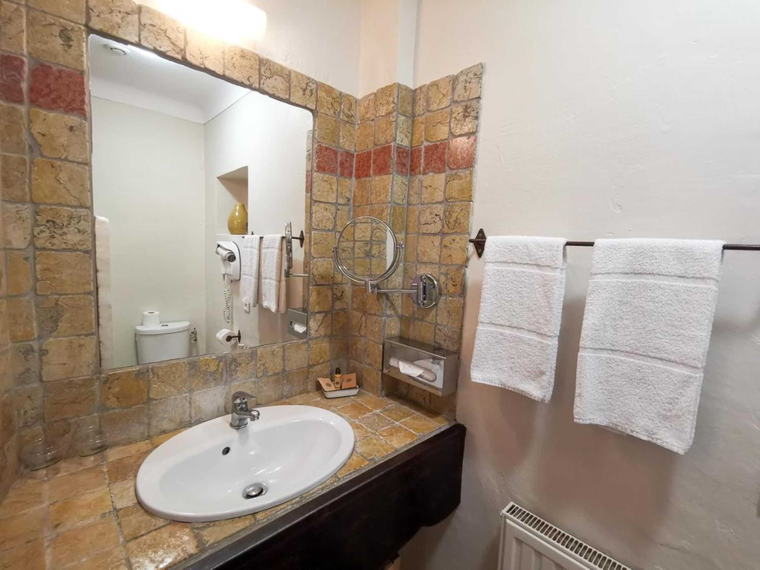 Gift card for Hôtel Sous Les Figuiers - Piscine, Parking, Centre Ville