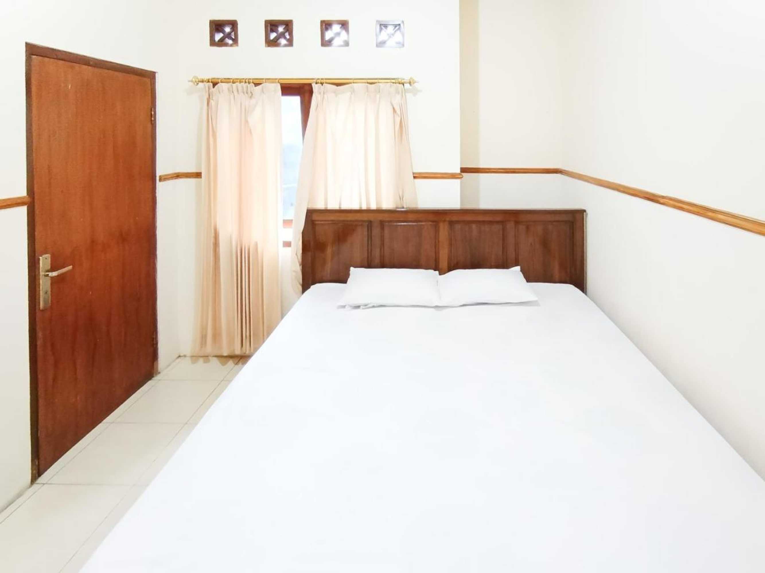 Gift card for Reddoorz at Dewa Breeze Inn Near Paralayang