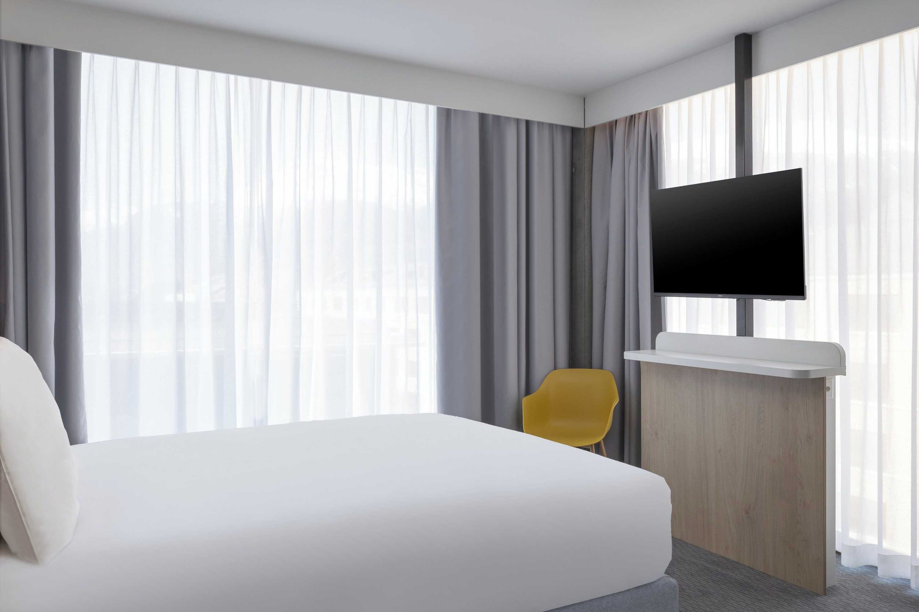Gift card for Holiday Inn Express & Suites Sion by Ihg Gift card for Holiday Inn Express & Suites Sion by Ihg