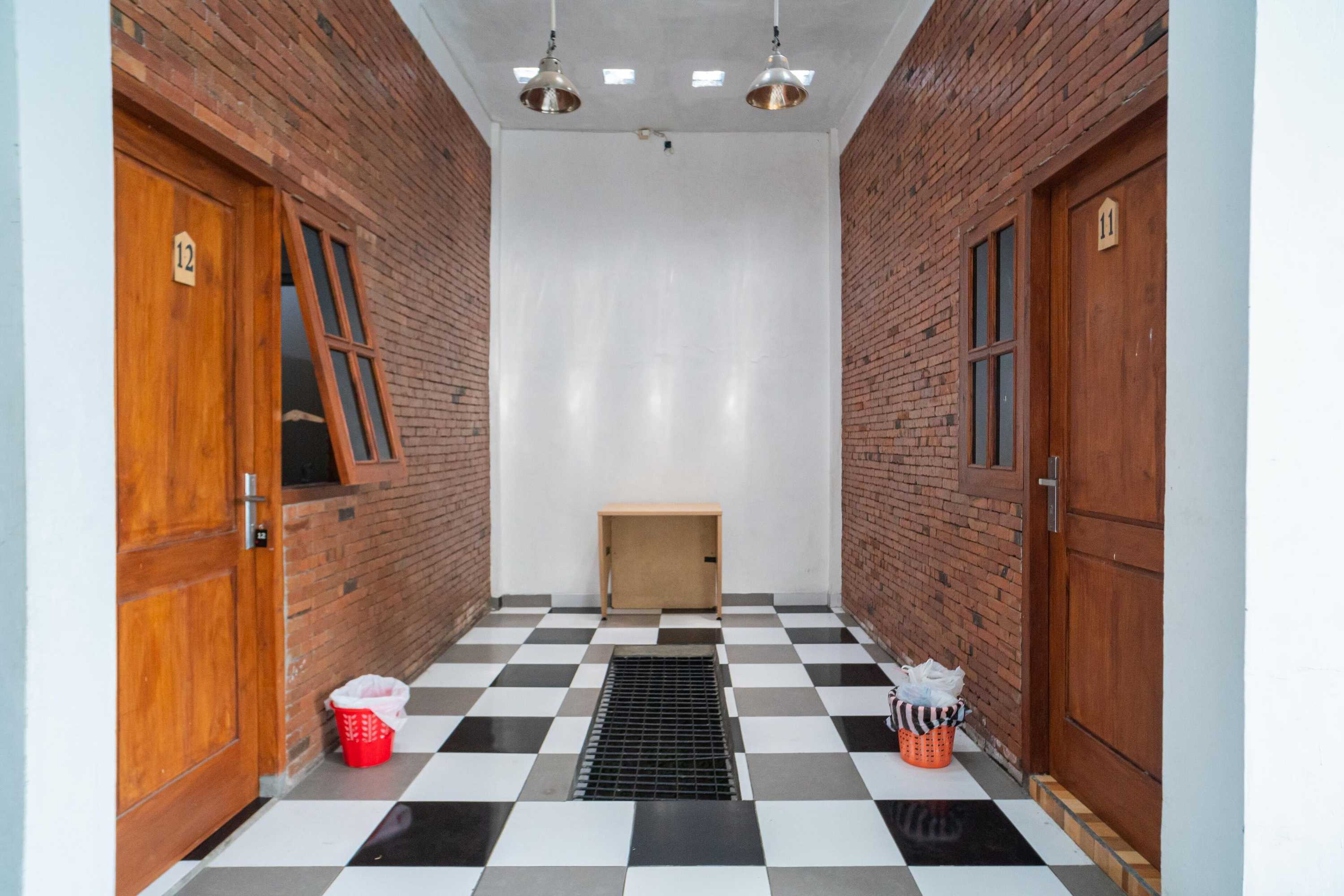 Gift card for Reddoorz Syariah @ Selomangleng Kediri