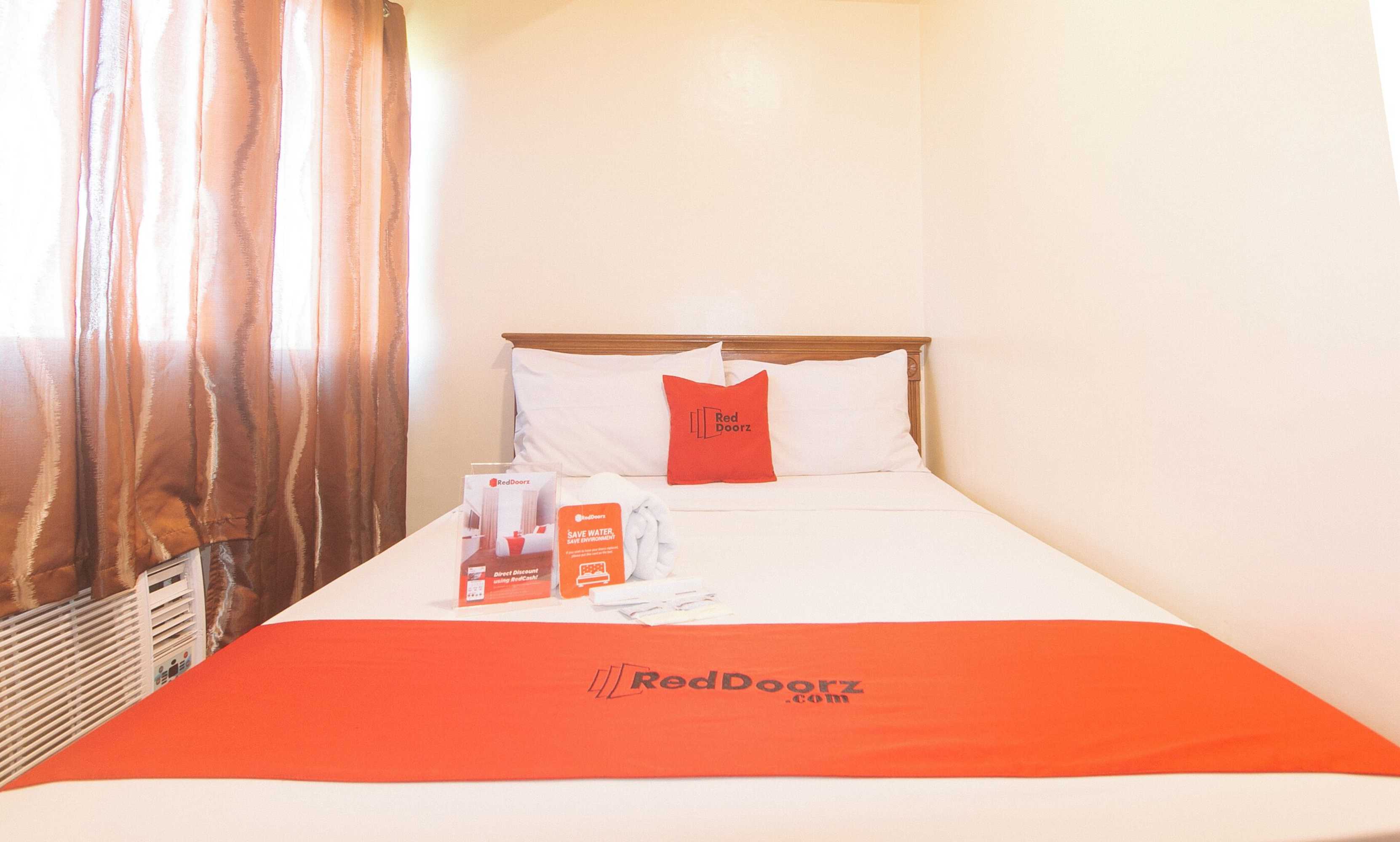 Gift card for Reddoorz @ Moonwalk Paranaque Gift card for Reddoorz @ Moonwalk Paranaque