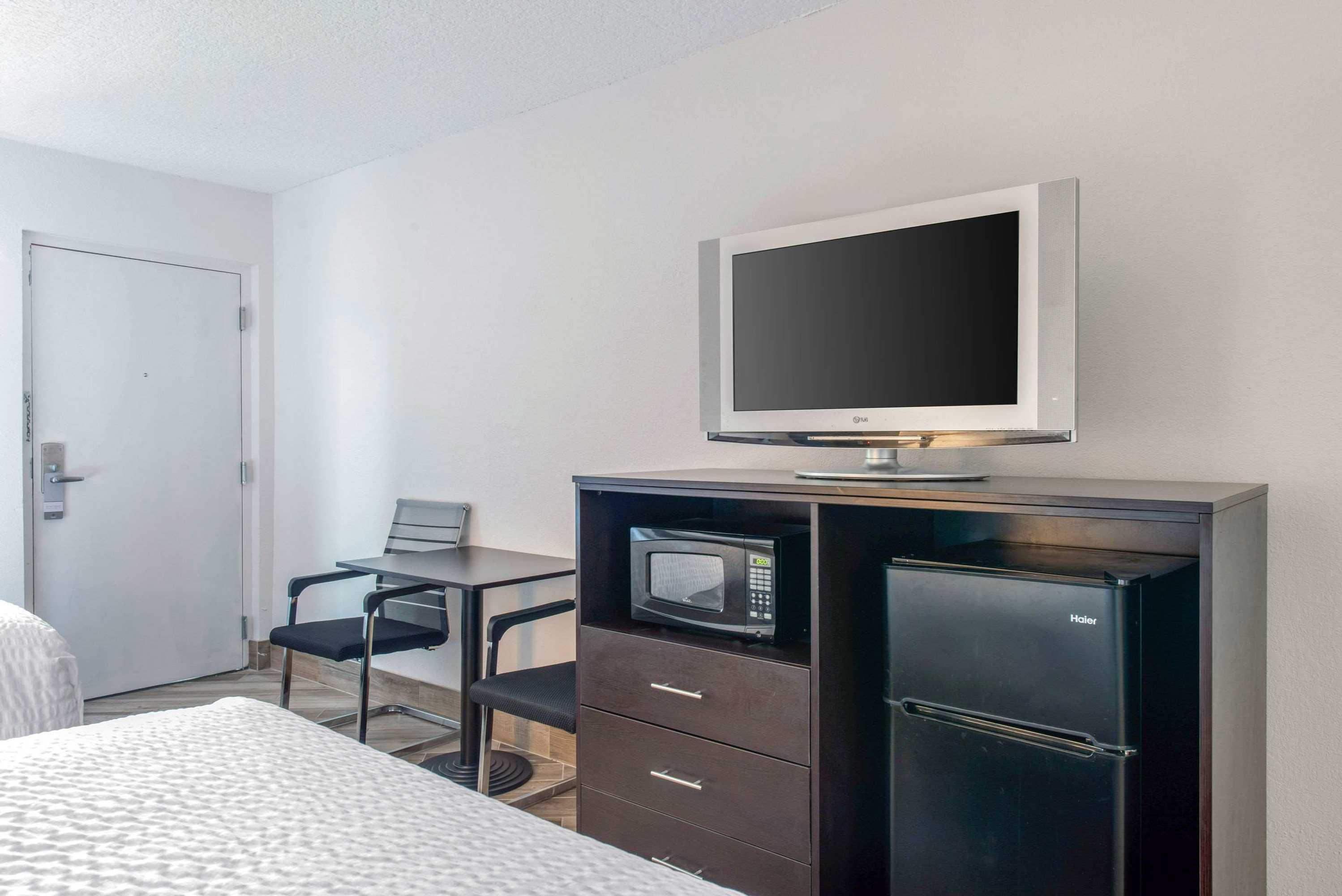 Gift card for Clarion Inn & Suites Kissimmee-Lake Buena Vista South Gift card for Clarion Inn & Suites Kissimmee-Lake Buena Vista South