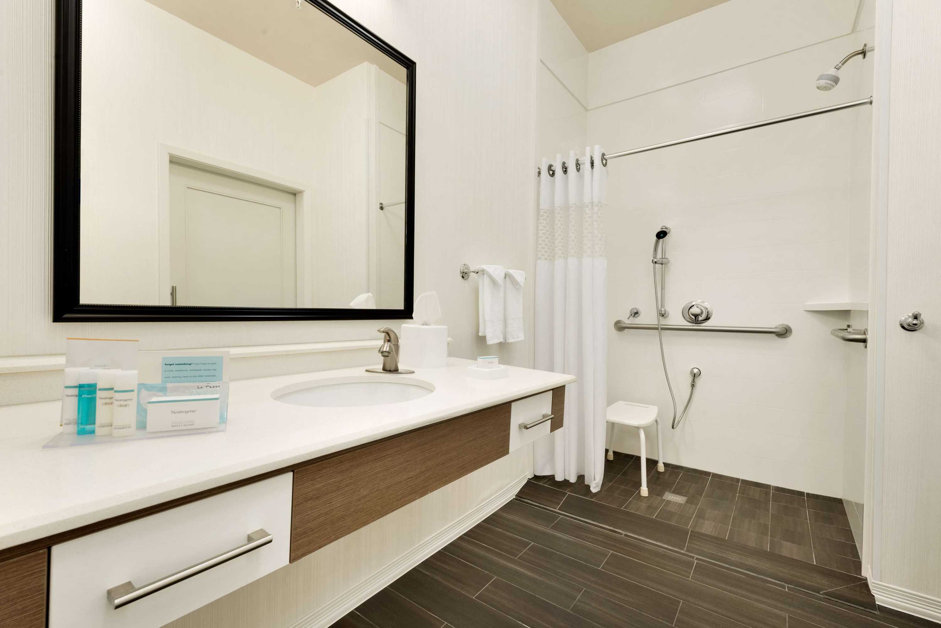 Gift card for Hampton Inn & Suites Monroe
