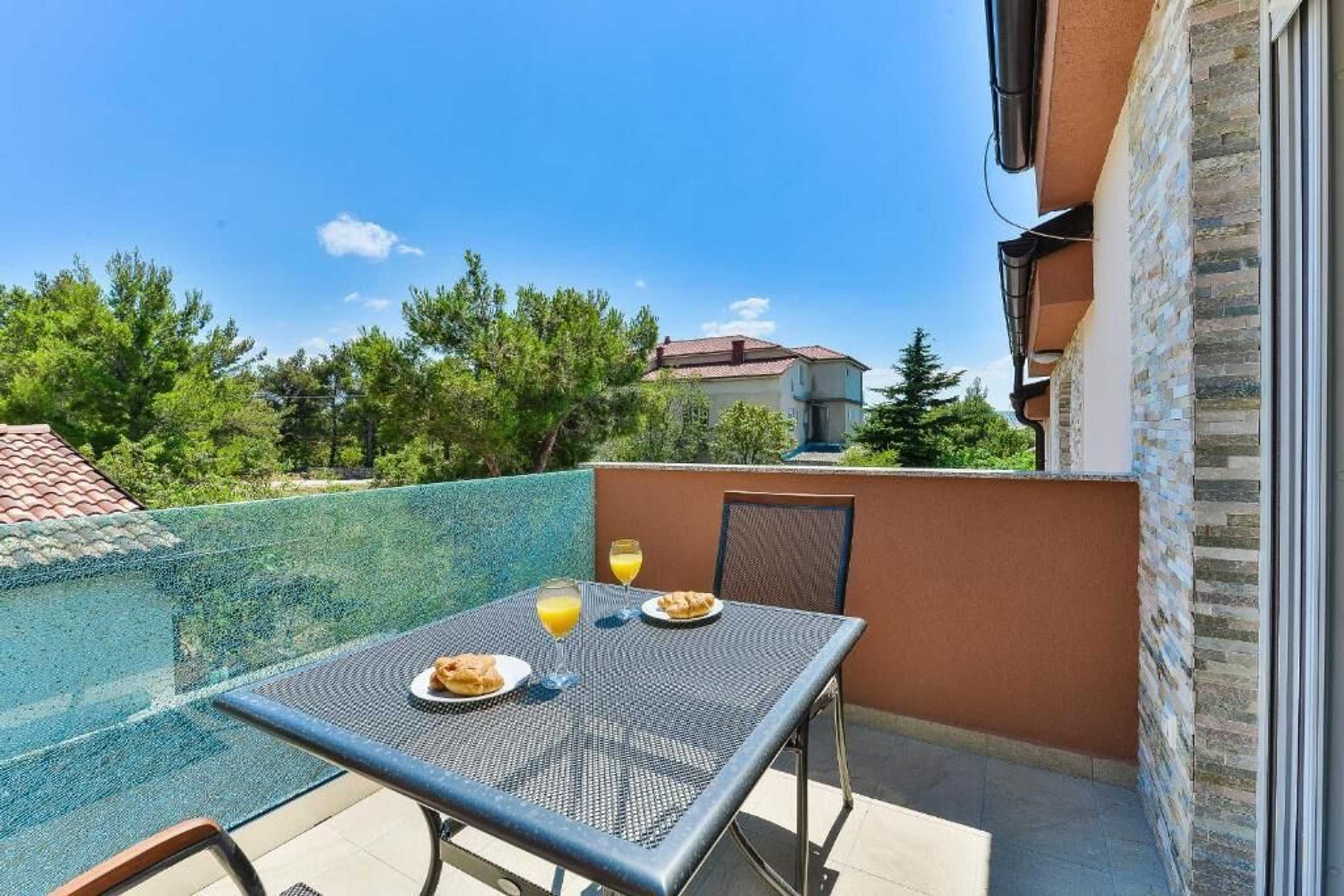 Gift card for Crowonder Cascada Villa With Jacuzzi - S5 Gift card for Crowonder Cascada Villa With Jacuzzi - S5