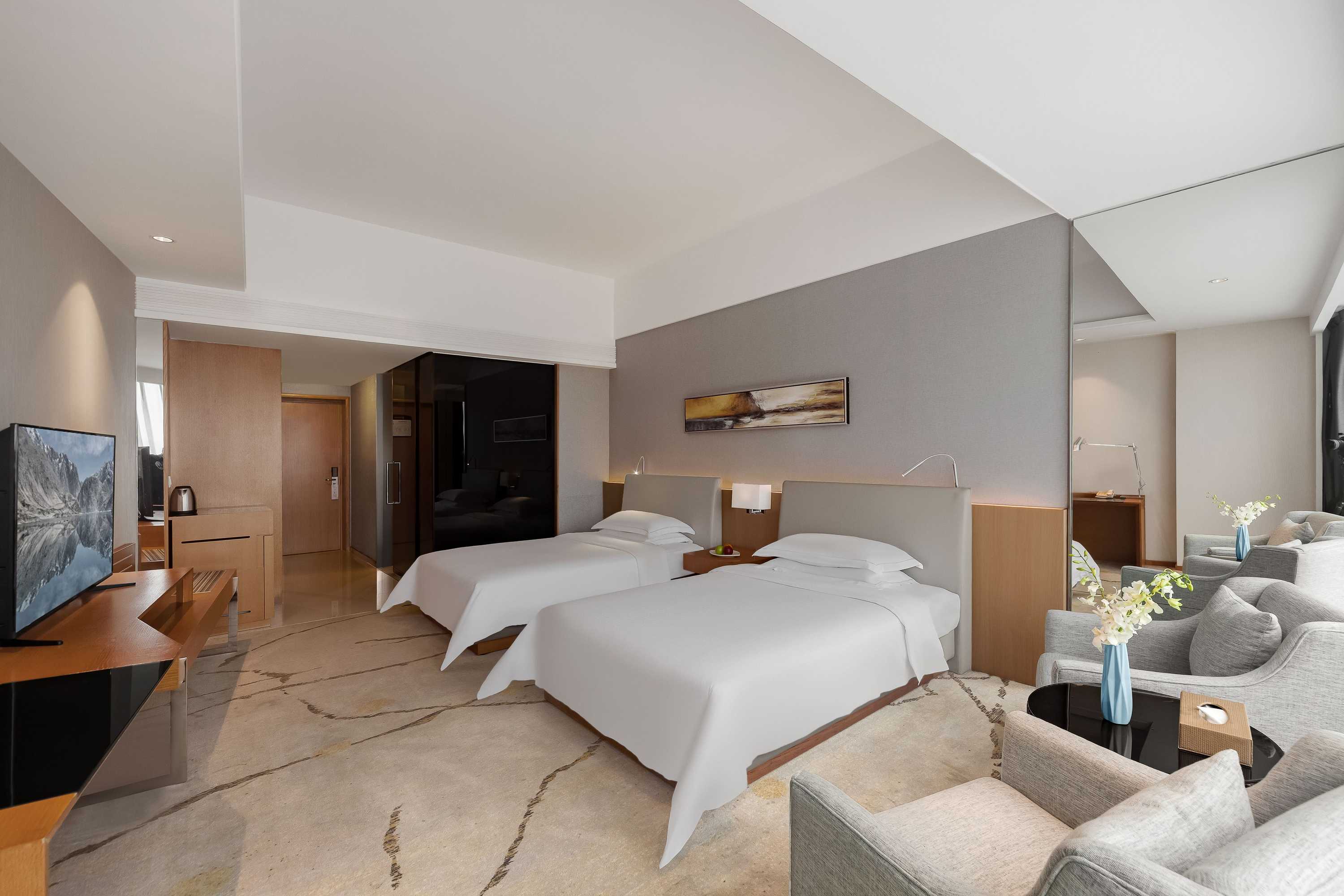 Gift card for Huaqiang Plaza Hotel Shenzhen, Enjoy Complimentary Mini Bar & Night Snack, Add Breakfast - Enjoy Complimentary Afternoon Tea Gift card for Huaqiang Plaza Hotel Shenzhen, Enjoy Complimentary Mini Bar & Night Snack, Add Breakfast - Enjoy Complimentary Afternoon Tea