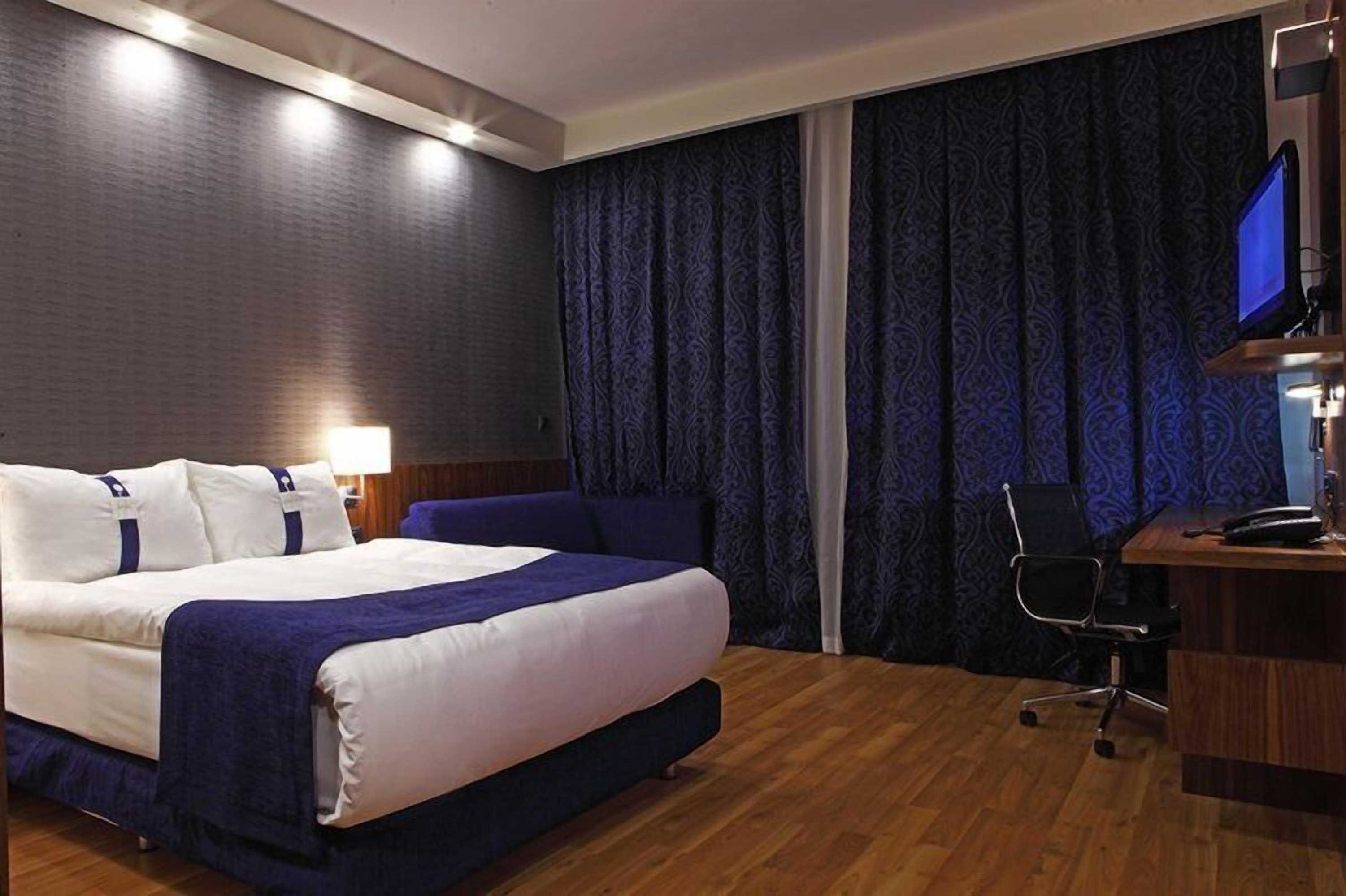 Gift card for Holiday Inn Express Manisa - West by Ihg Gift card for Holiday Inn Express Manisa - West by Ihg