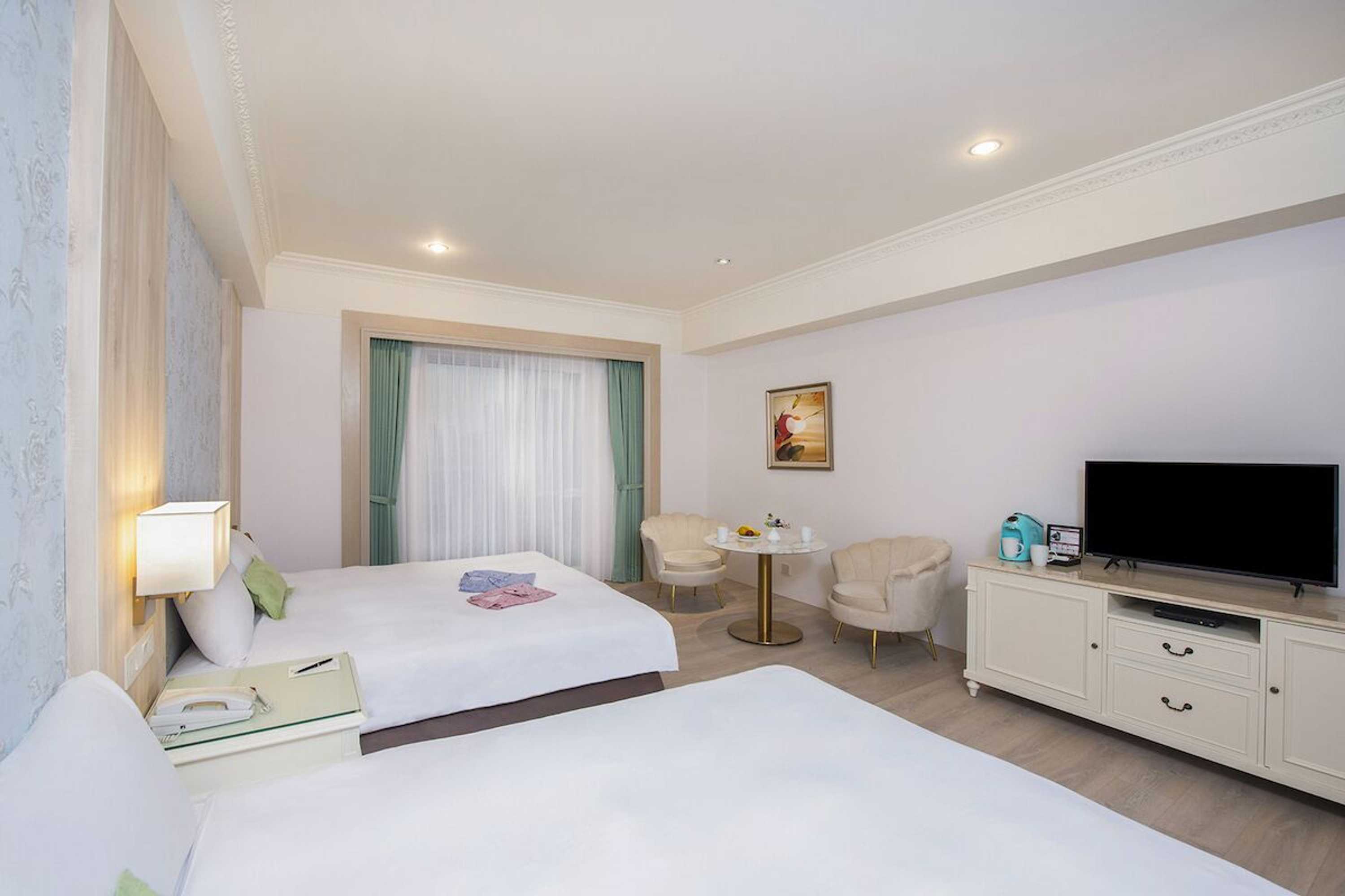 Gift card for Hamp Court Palace Taipei Gift card for Hamp Court Palace Taipei