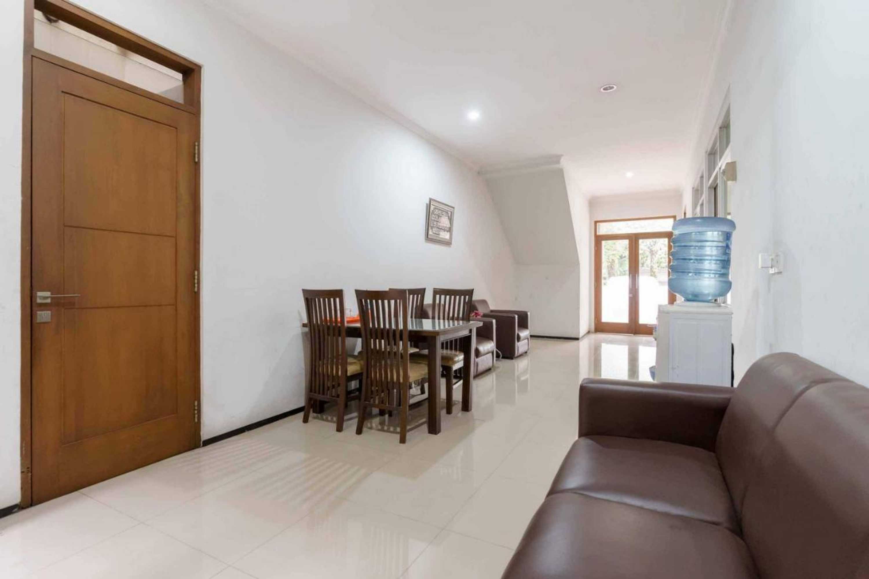 Gift card for Aimer Guest House Syariah Mitra Reddoorz