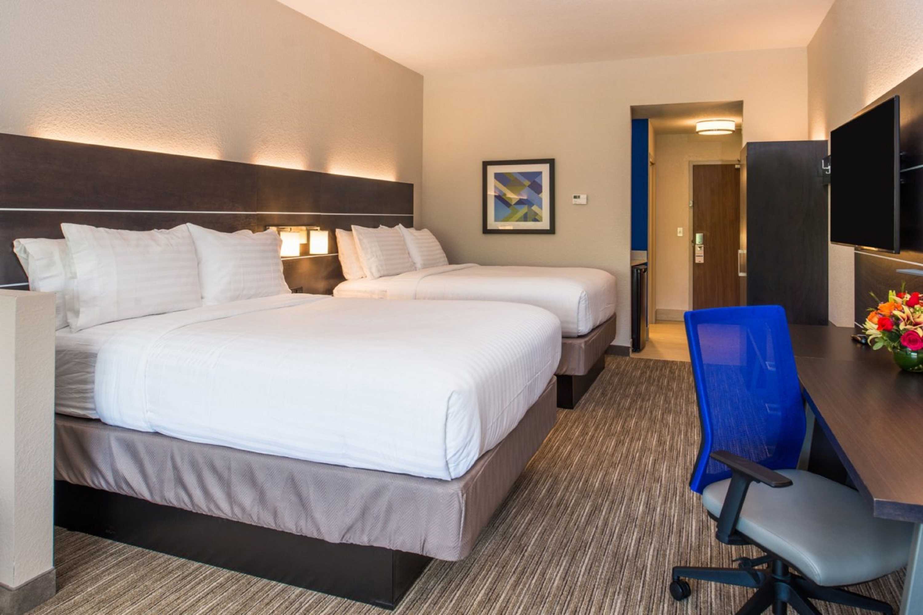Gift card for Holiday Inn Express & Suites Tampa North - Wesley Chapel by Ihg Gift card for Holiday Inn Express & Suites Tampa North - Wesley Chapel by Ihg