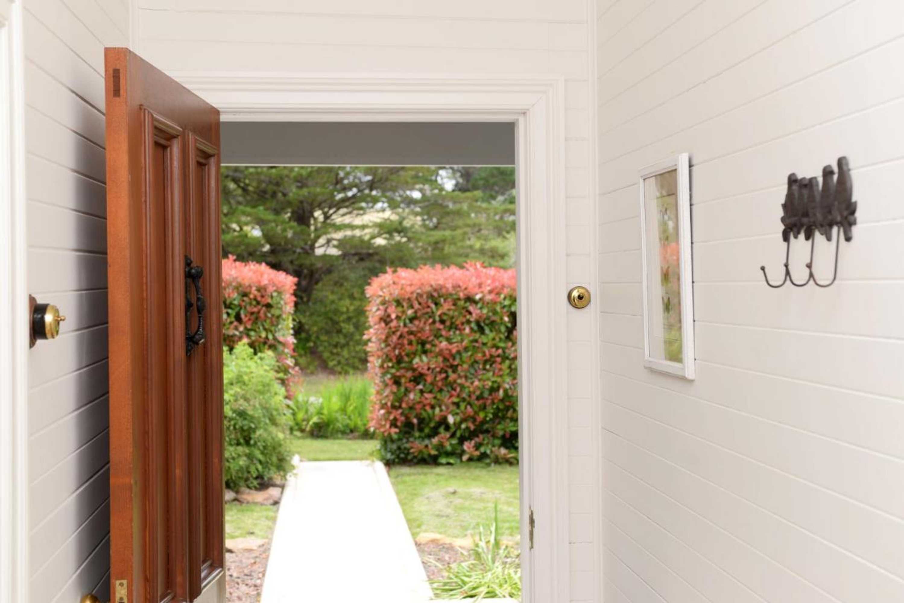 Gift card for Poets Cottage Fireplace Spa Bath Scenic Treks Pet Friendly