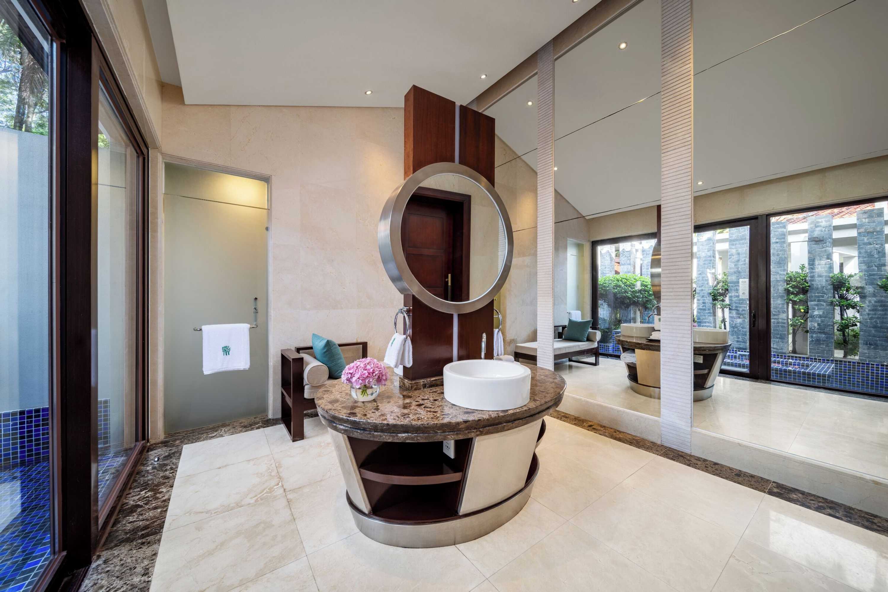 Gift card for Banyan Tree Sanya - Private Beach, Breakfast to 1pm Gift card for Banyan Tree Sanya - Private Beach, Breakfast to 1pm