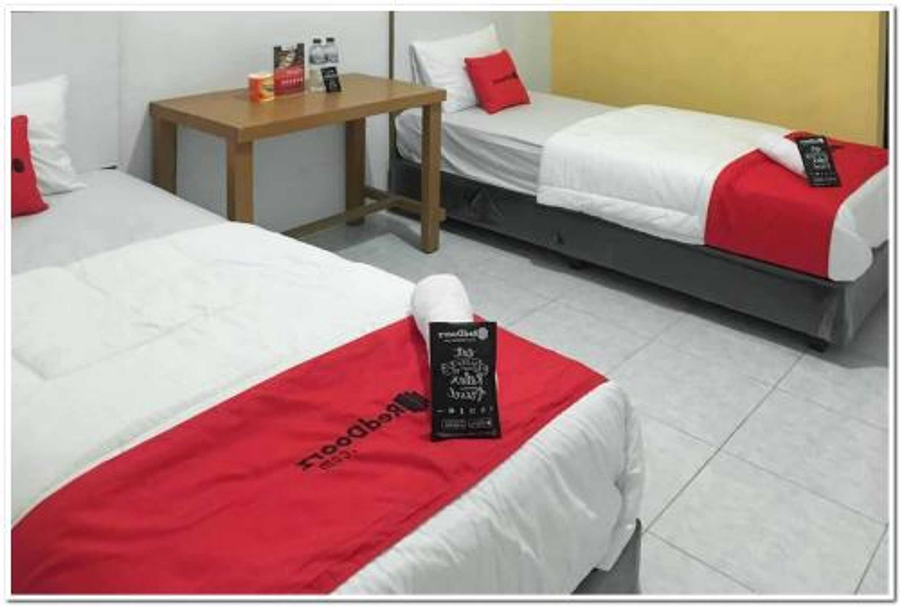Gift card for Reddoorz @ Simpang Pos Medan Gift card for Reddoorz @ Simpang Pos Medan