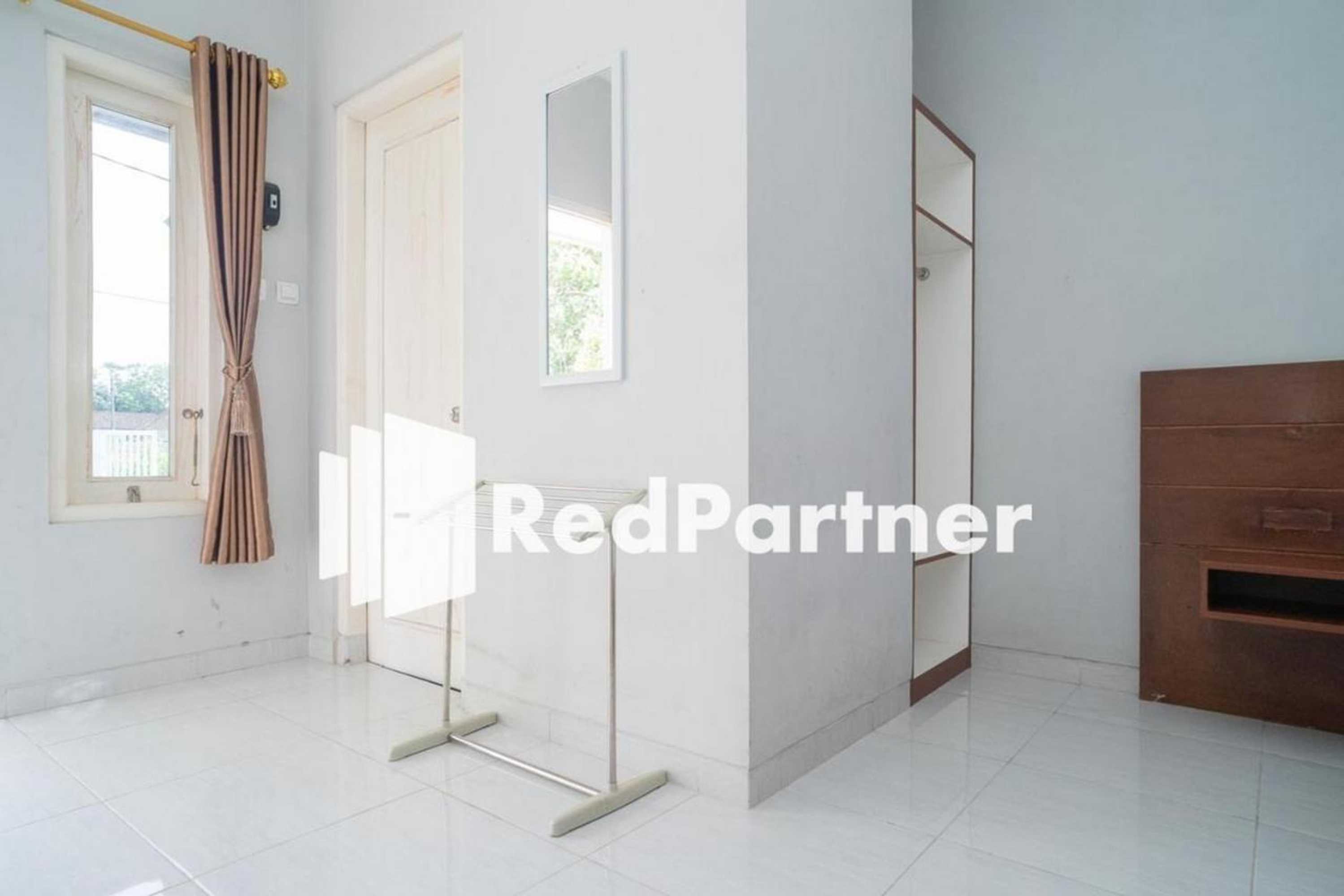 Gift card for House Acasia Syariah Near Universitas Aisyiah Yogyakarta Mitra Reddoorz