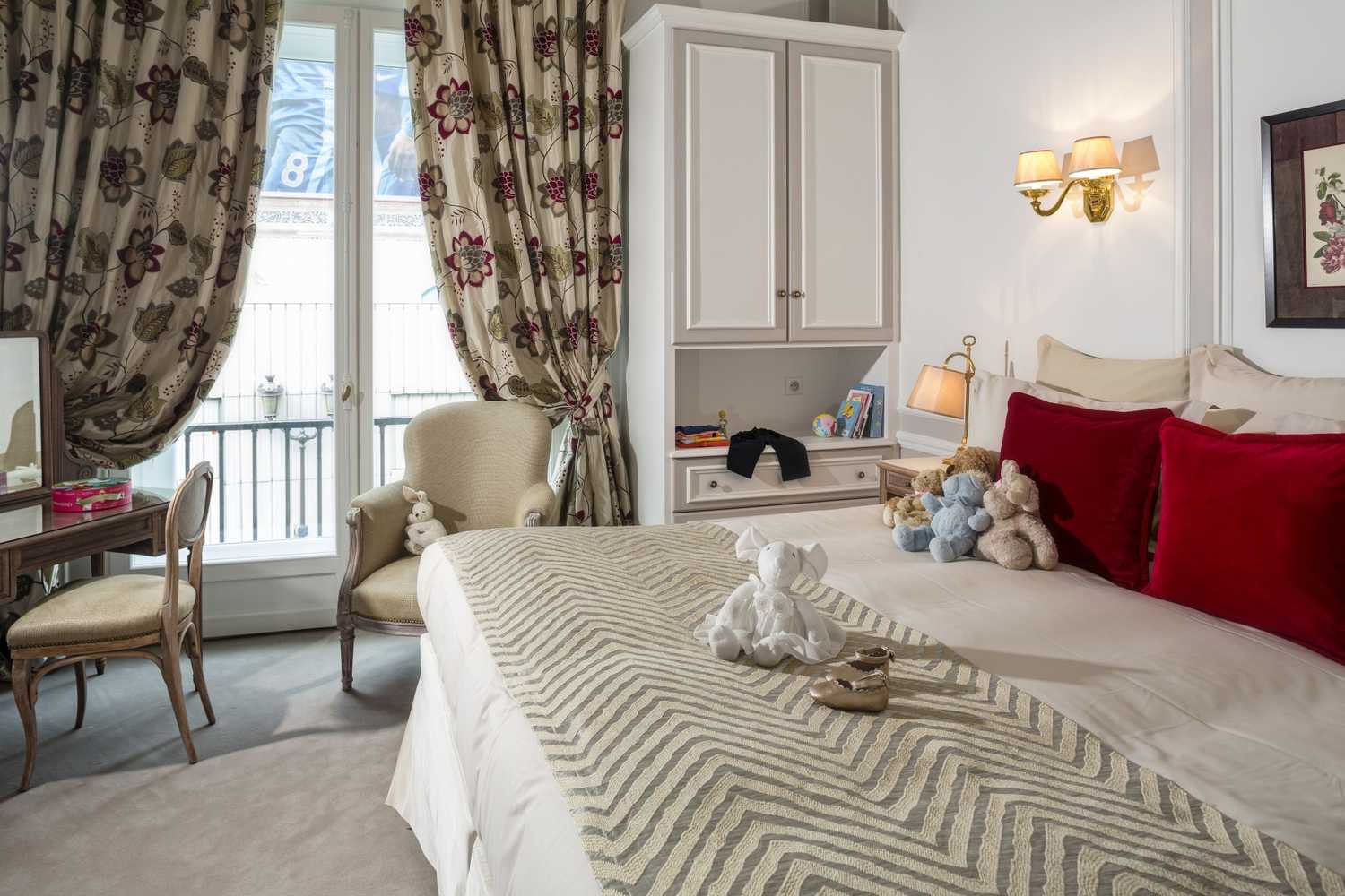 Gift card for Hotel Regina Louvre Gift card for Hotel Regina Louvre