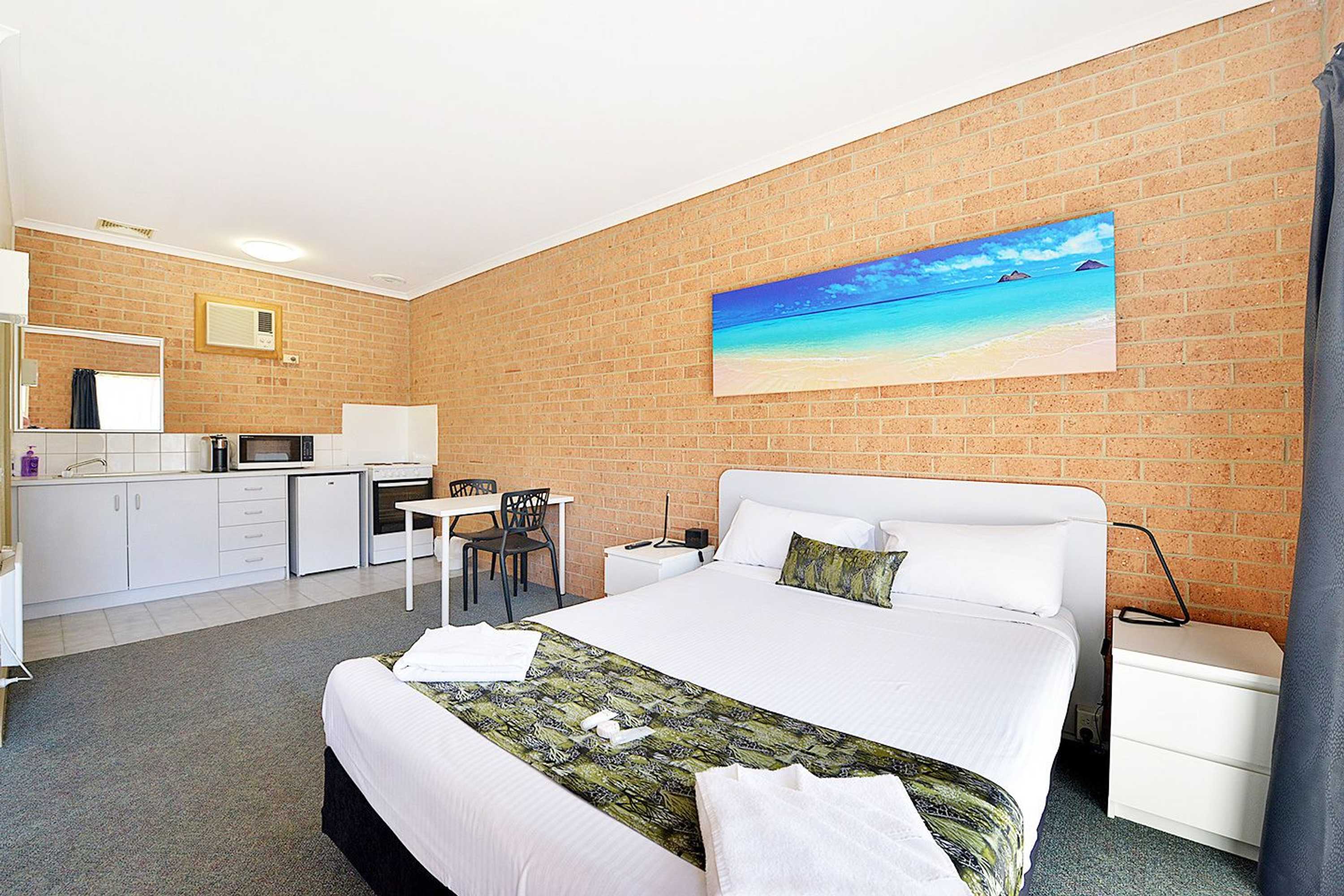 Gift card for Cranbourne Motor Inn Gift card for Cranbourne Motor Inn