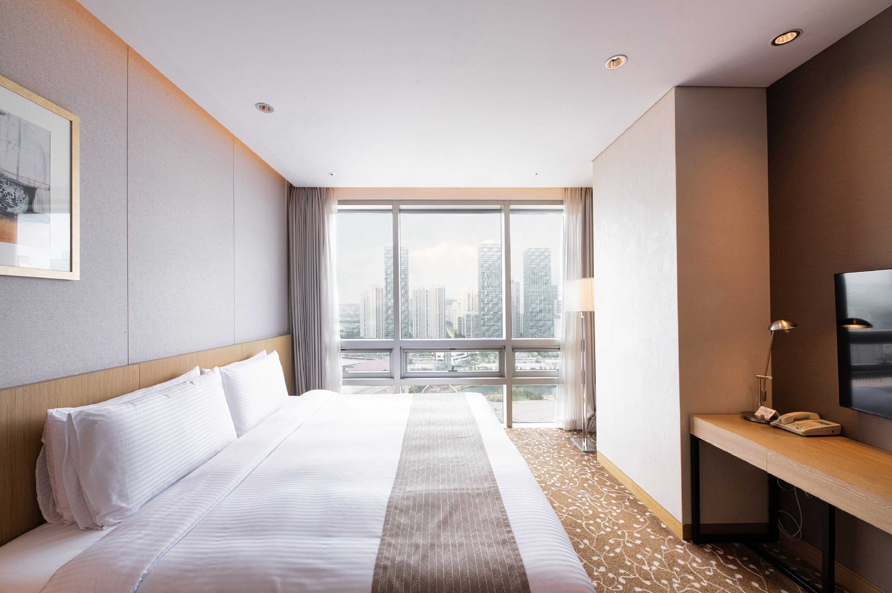 Gift card for Holiday Inn Incheon Songdo by Ihg Gift card for Holiday Inn Incheon Songdo by Ihg