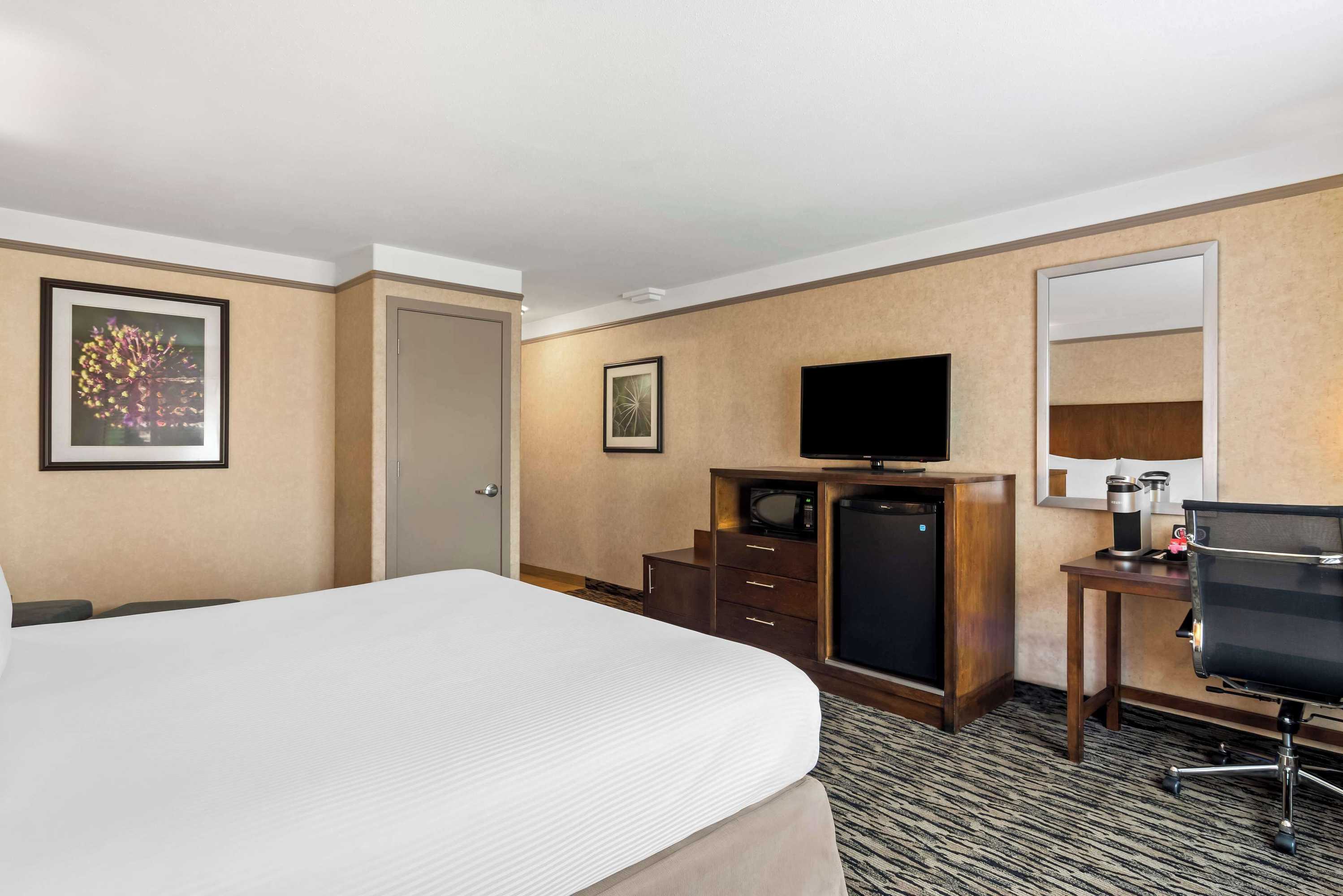 Gift card for Best Western Plus Pitt Meadows Inn & Suites Gift card for Best Western Plus Pitt Meadows Inn & Suites