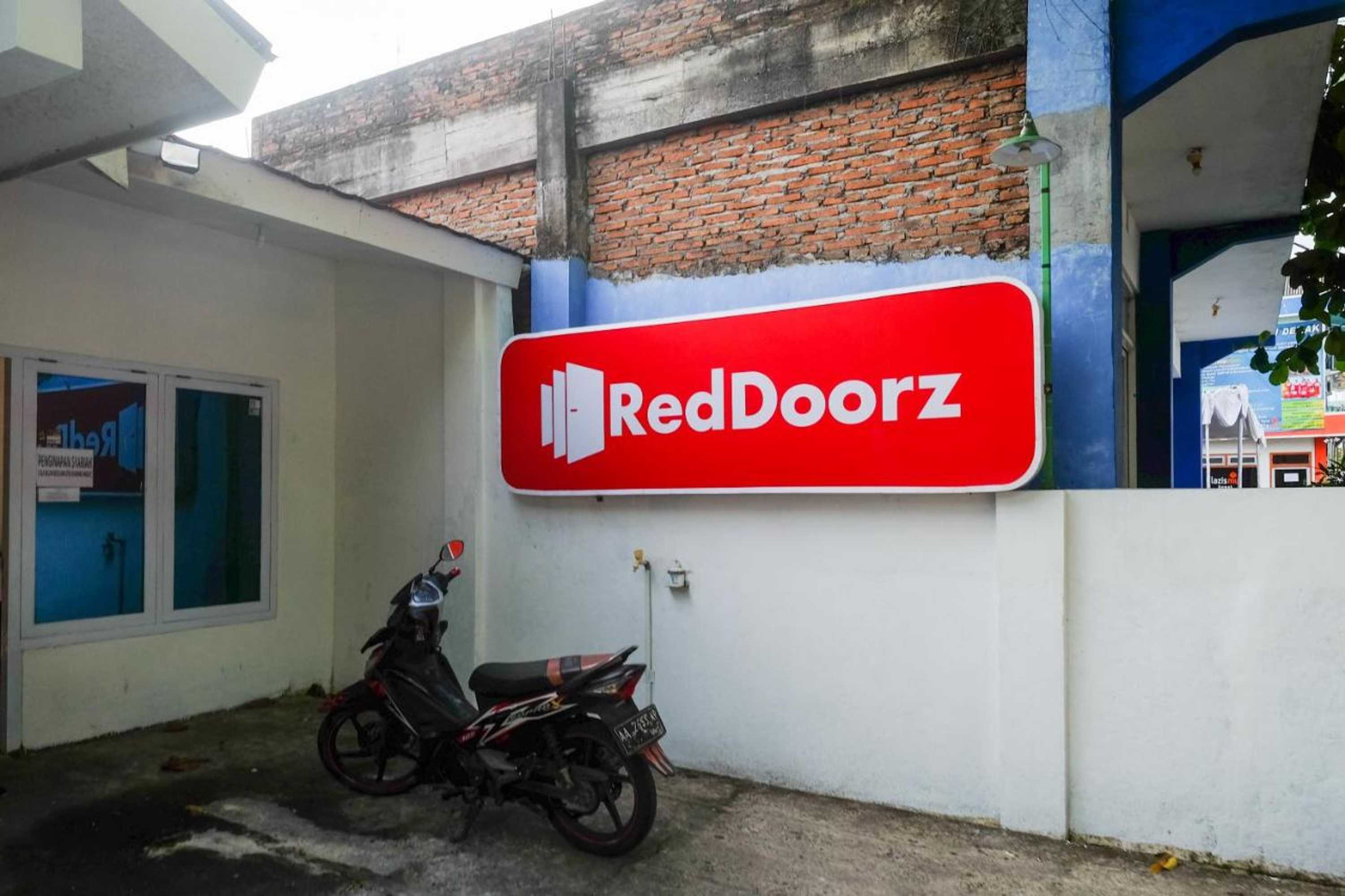 Gift card for Reddoorz Syariah at Griya Merbotan Demak