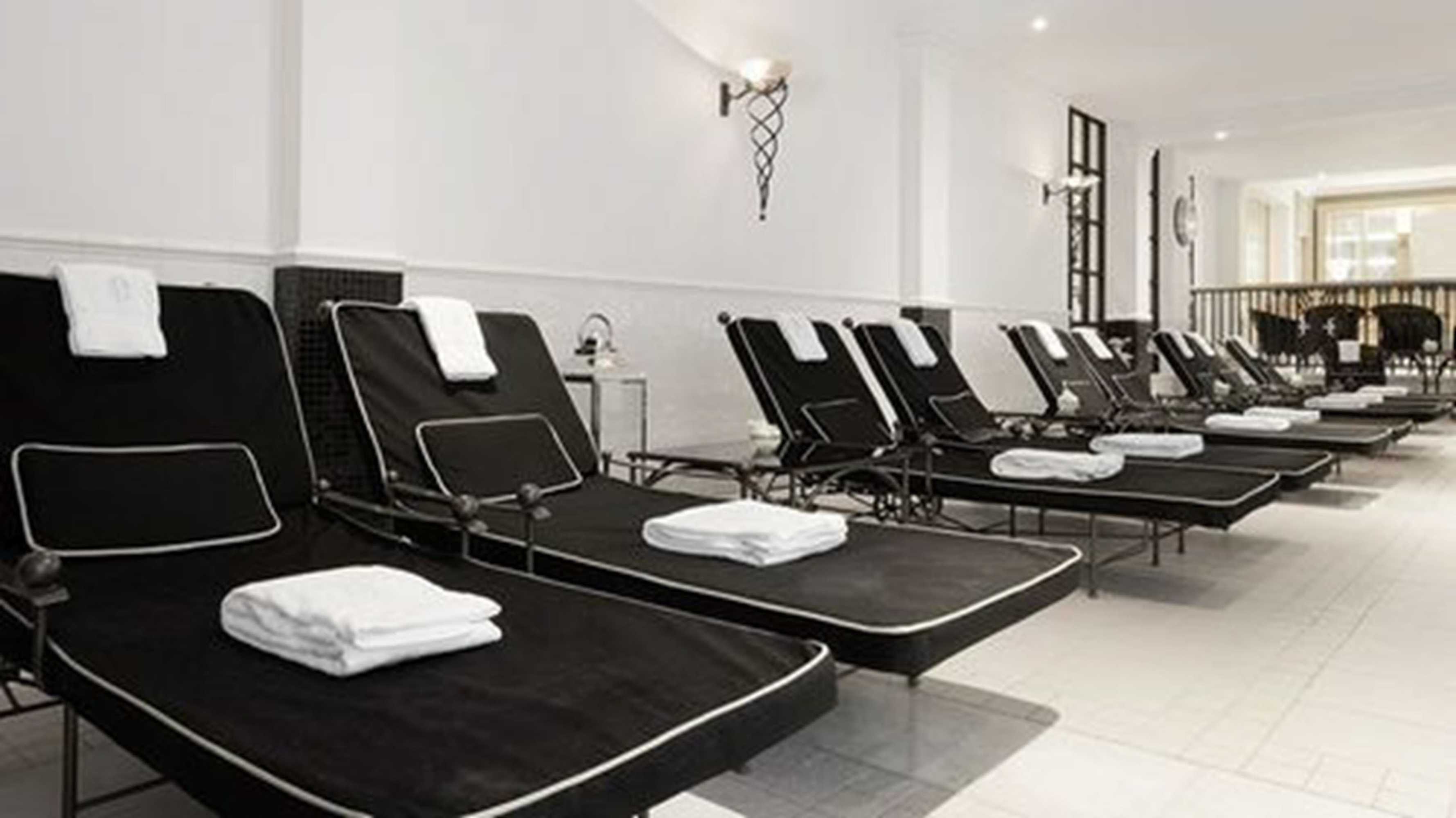Gift card for Schlosshotel Berlin by Patrick Hellmann Gift card for Schlosshotel Berlin by Patrick Hellmann