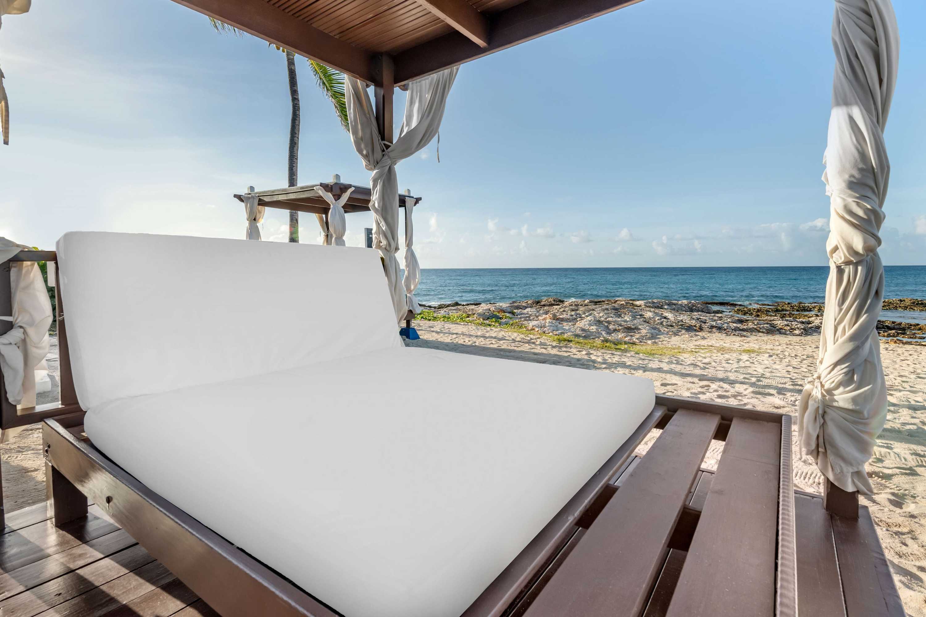 Gift card for Hilton Vacation Club Flamingo Beach St. Maarten Gift card for Hilton Vacation Club Flamingo Beach St. Maarten