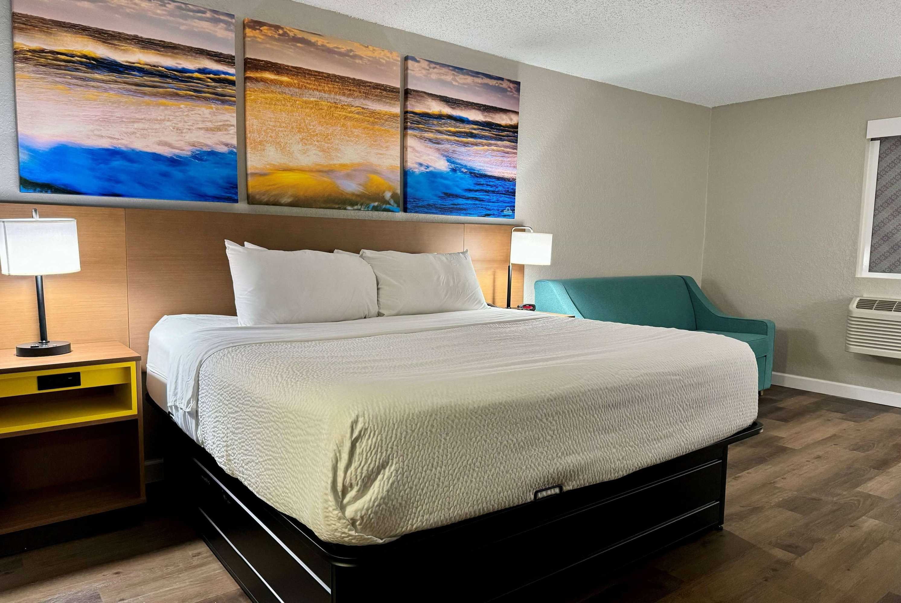 Gift card for Days Inn by Wyndham Sarasota I-75 Gift card for Days Inn by Wyndham Sarasota I-75