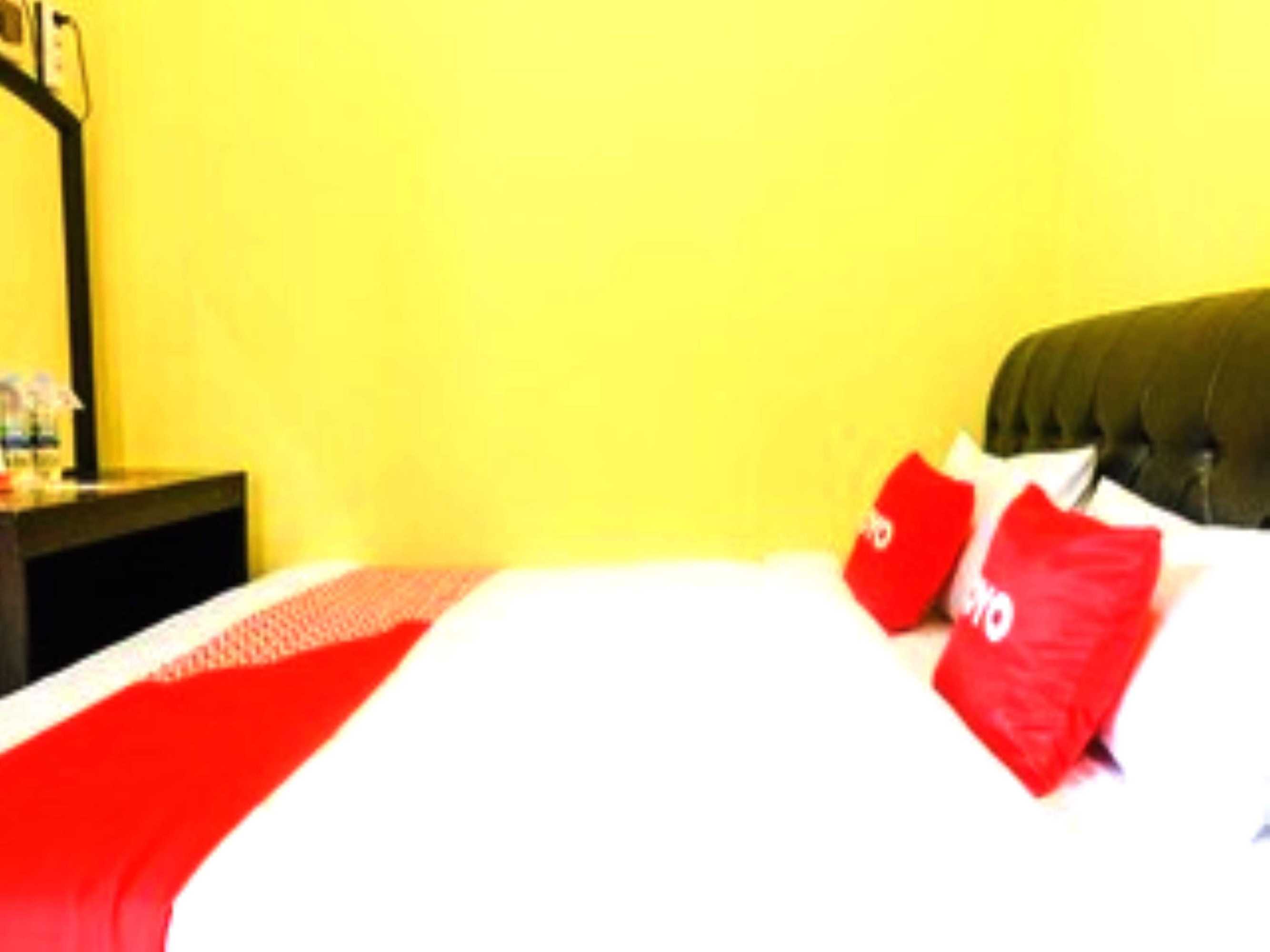 Gift card for Oyo 1784 Hj. Aniek Residence Gift card for Oyo 1784 Hj. Aniek Residence