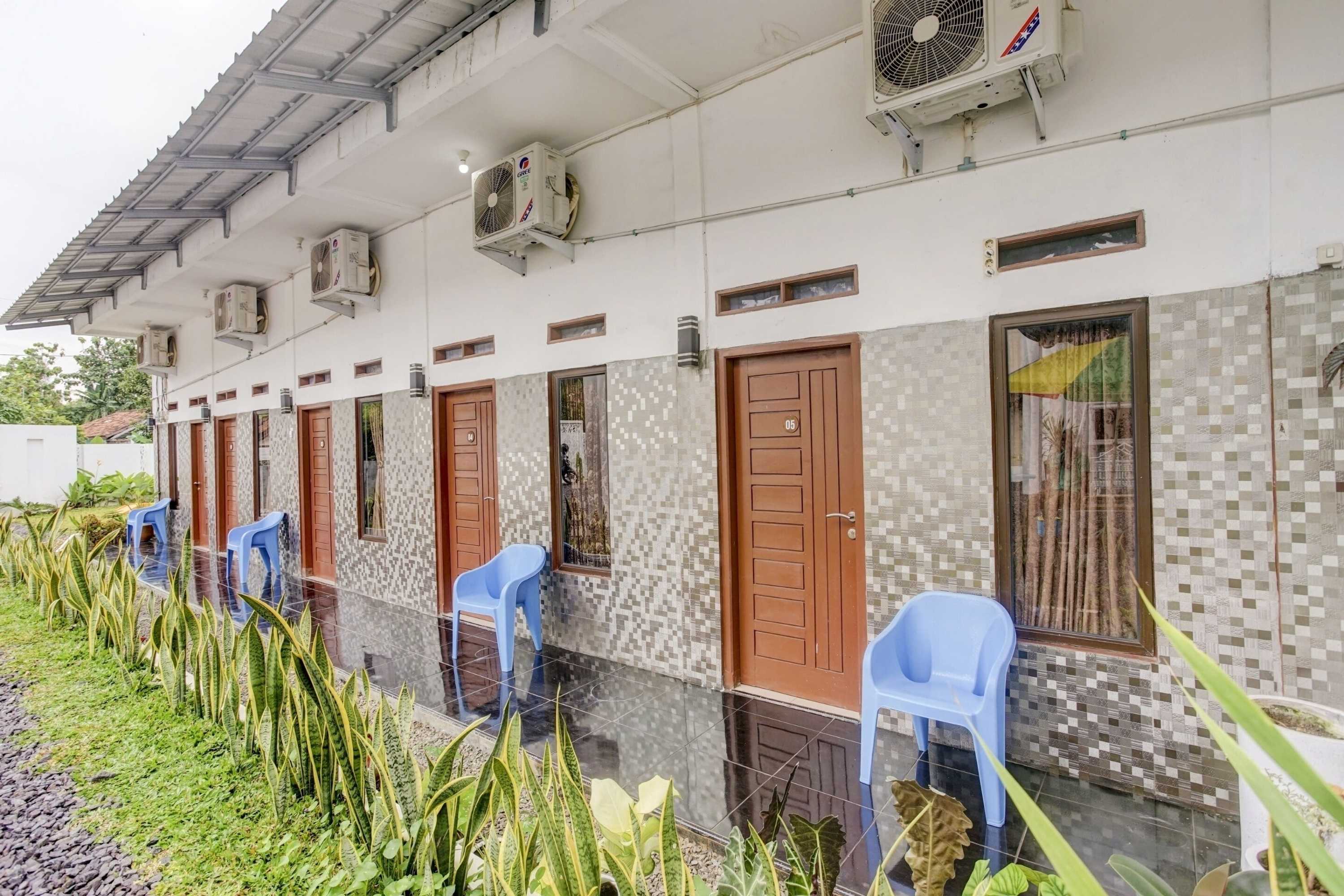 Gift card for Oyo 90124 Oemah Ratu Hostel Syariah Gift card for Oyo 90124 Oemah Ratu Hostel Syariah