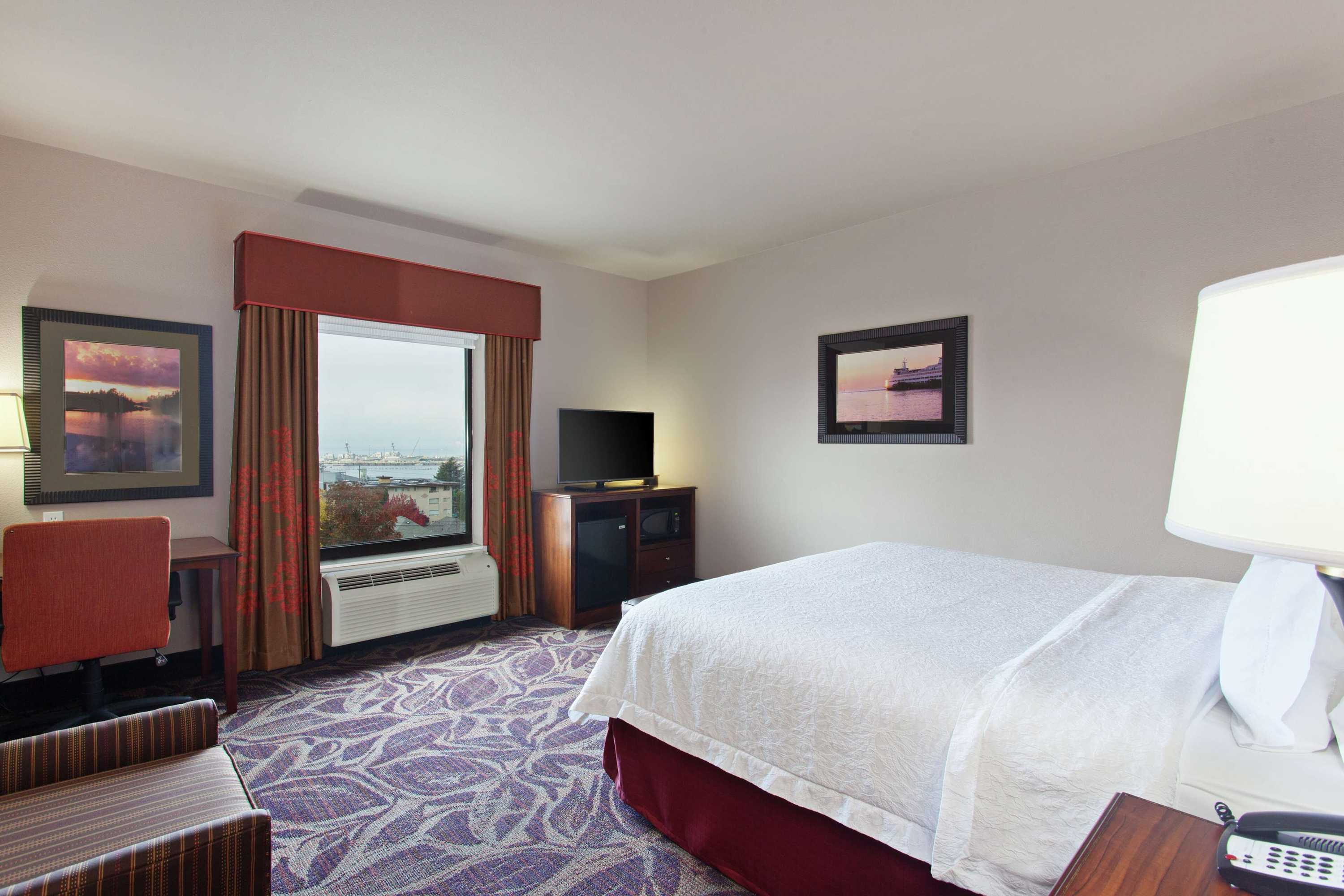 Gift card for Hampton Inn Seattle/everett