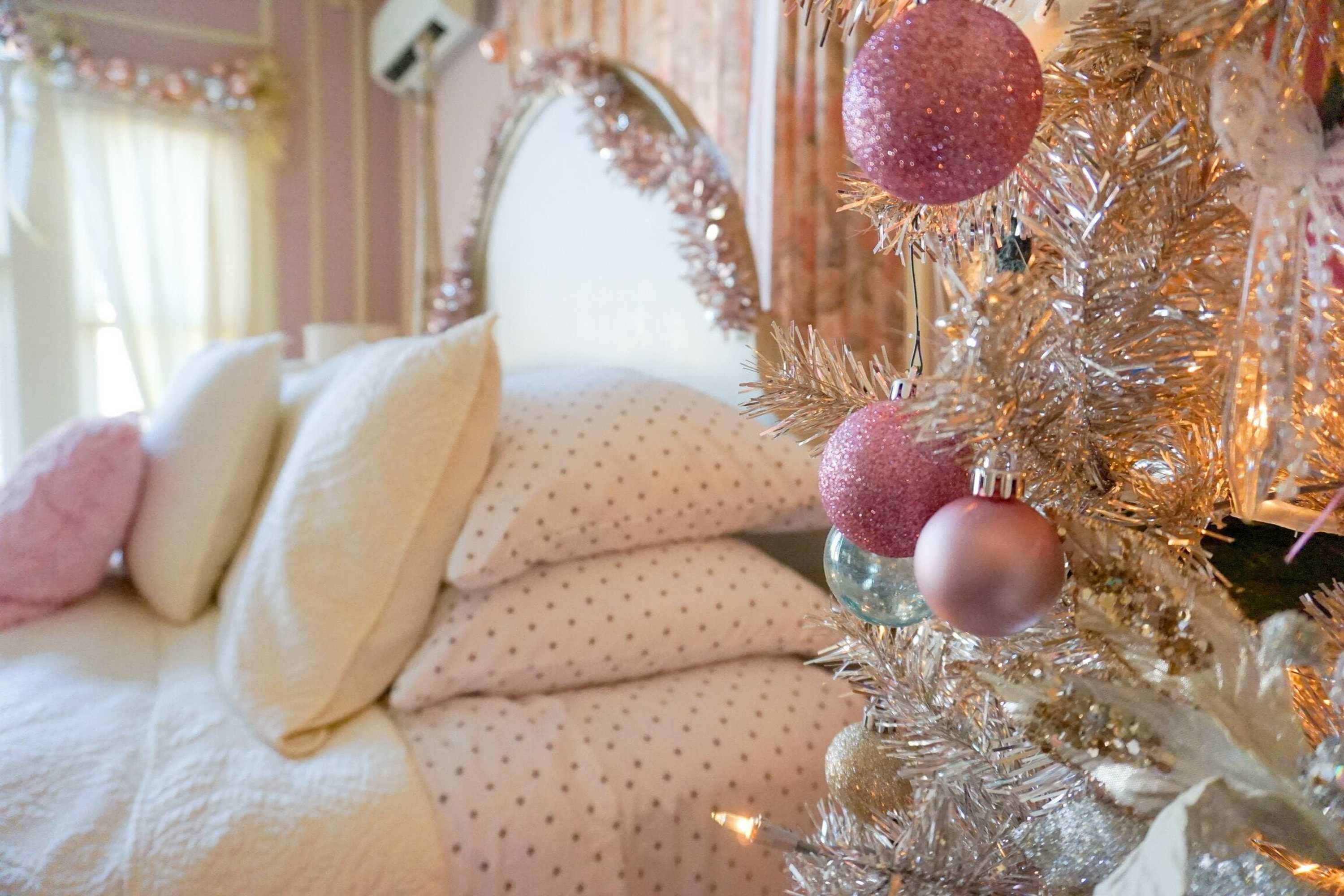 Gift card for Mathis House, A Victorian Bed & Breakfast And Tea Room at 600 Main Gift card for Mathis House, A Victorian Bed & Breakfast And Tea Room at 600 Main