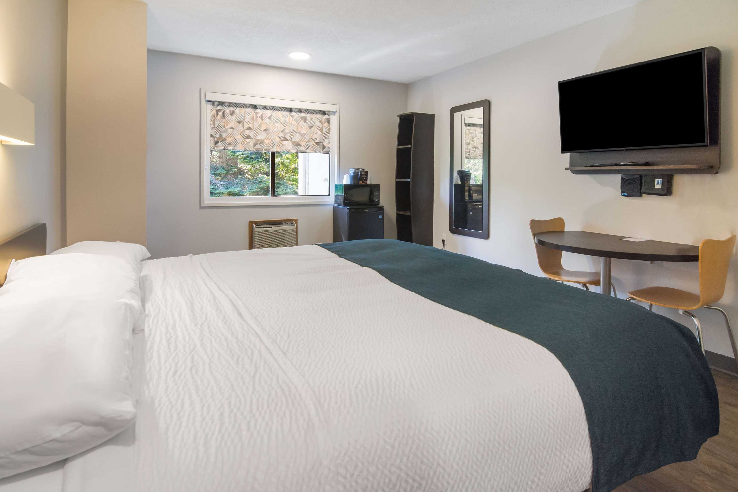 Gift card for Motel 6 Saanichton, BC - Victoria Airport Gift card for Motel 6 Saanichton, BC - Victoria Airport
