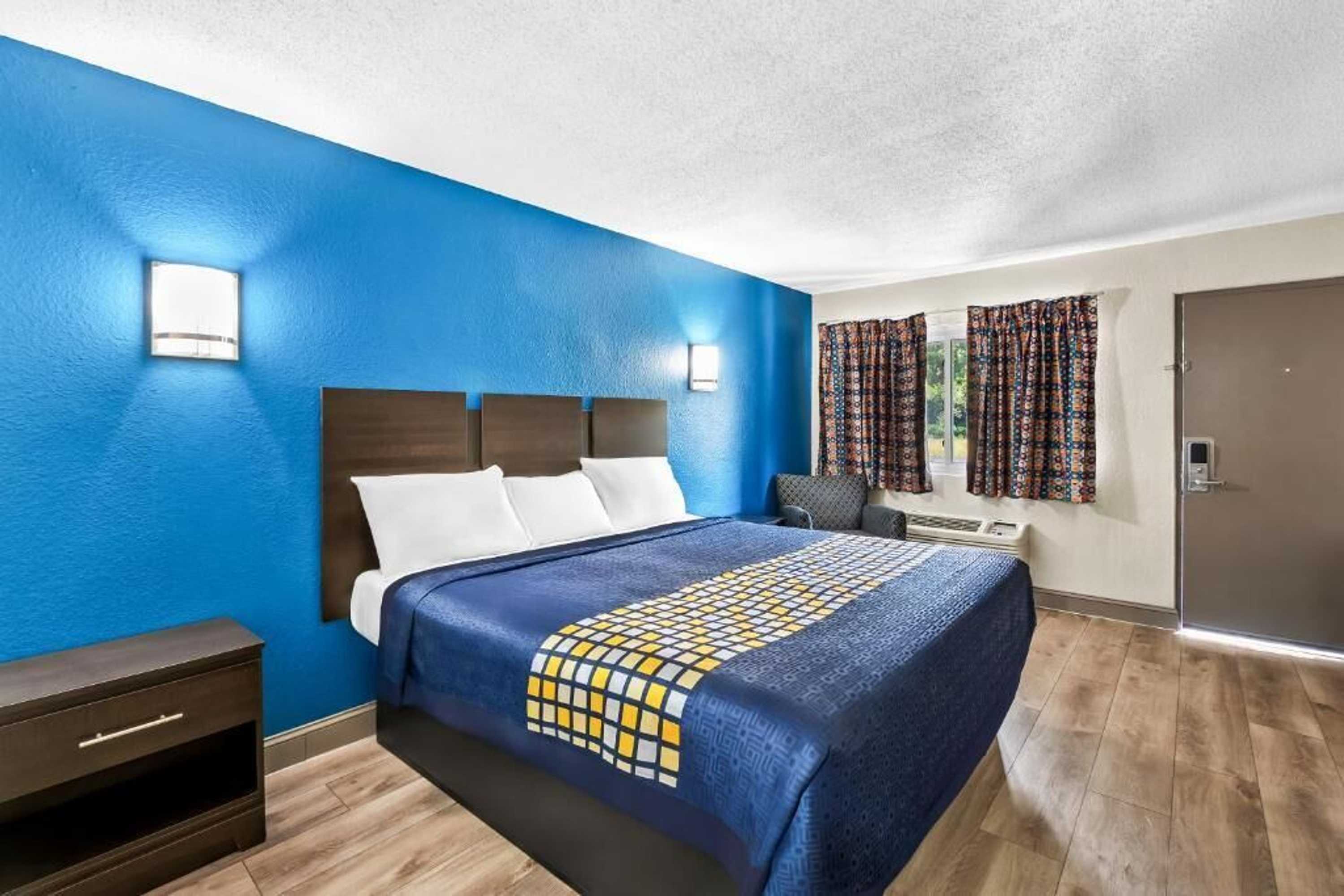 Gift card for Red Carpet Inn & Suites