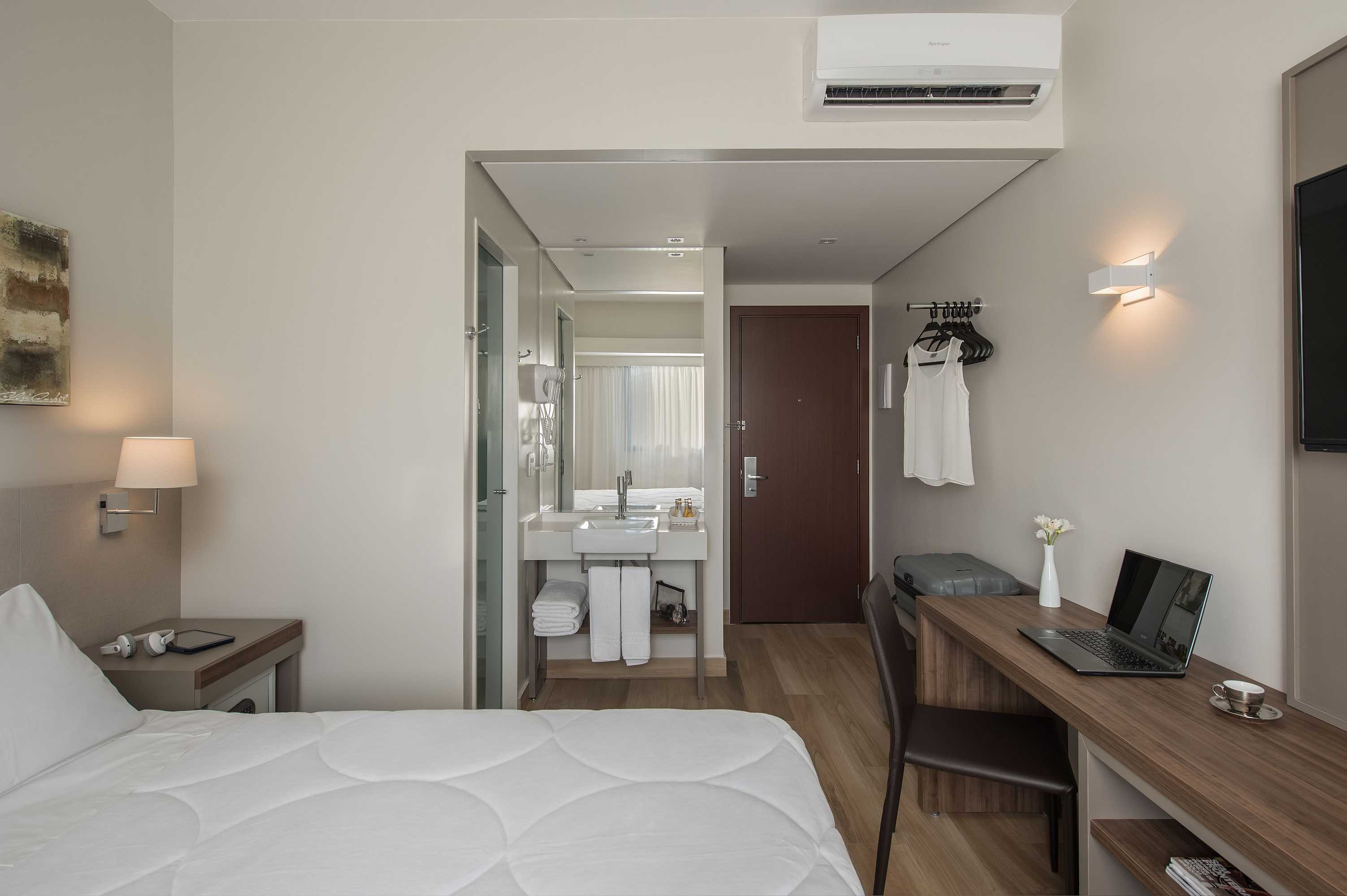 Gift card for Hotel Nacional Distributed by Intercity Gift card for Hotel Nacional Distributed by Intercity
