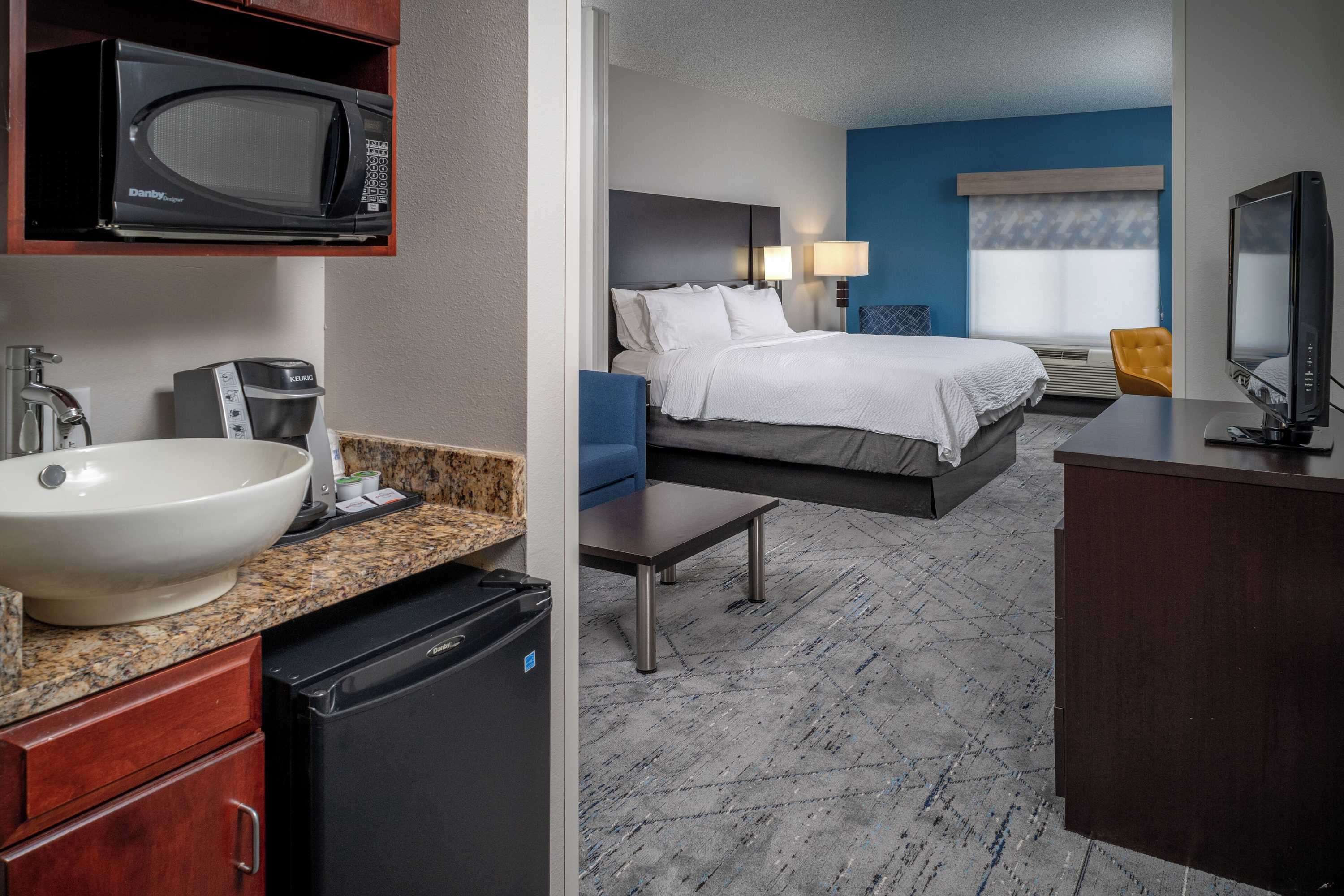 Gift card for Holiday Inn Express Hotel & Suites Cross Lanes by Ihg Gift card for Holiday Inn Express Hotel & Suites Cross Lanes by Ihg