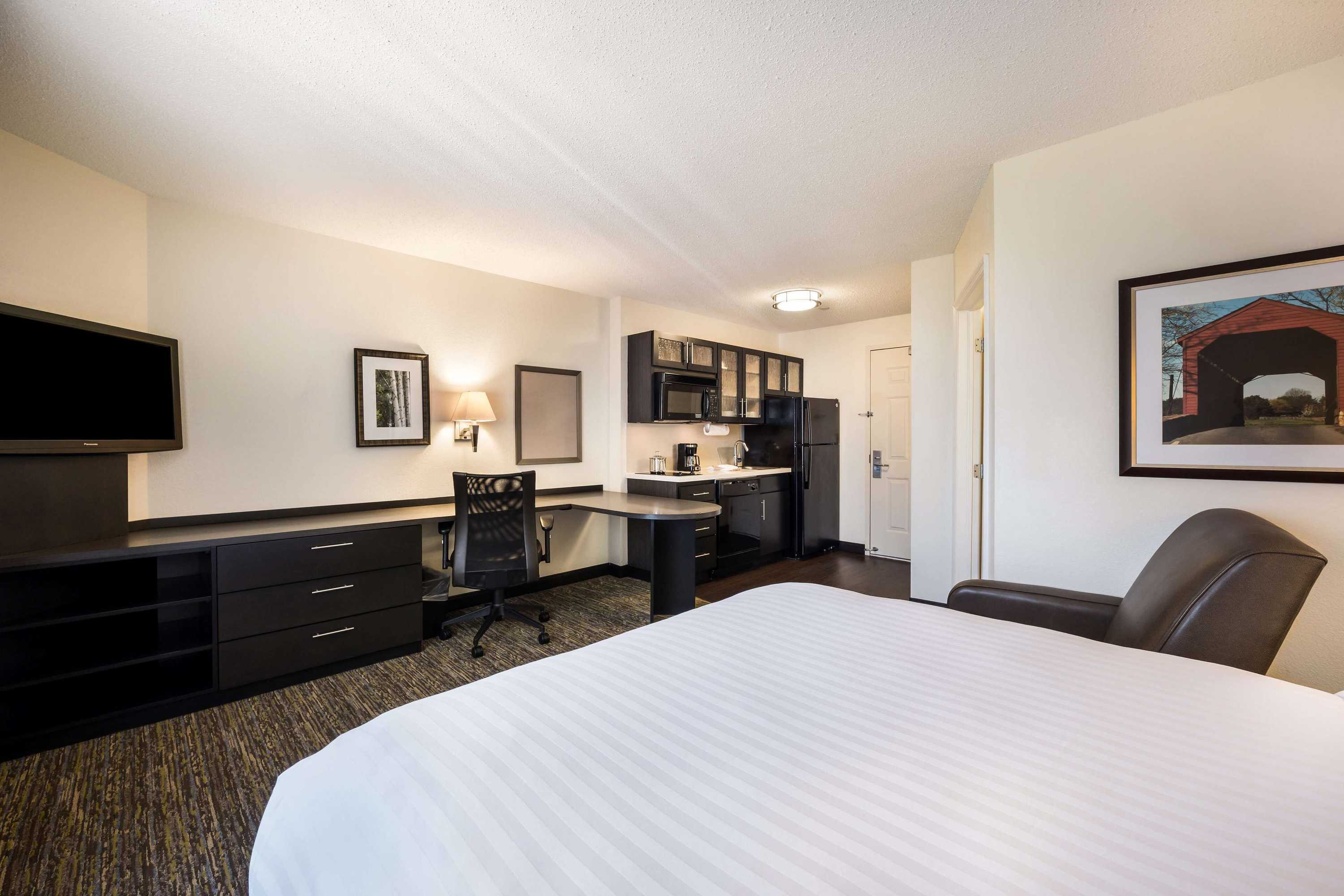 Gift card for Sonesta Simply Suites Chicago O'hare Airport Gift card for Sonesta Simply Suites Chicago O'hare Airport