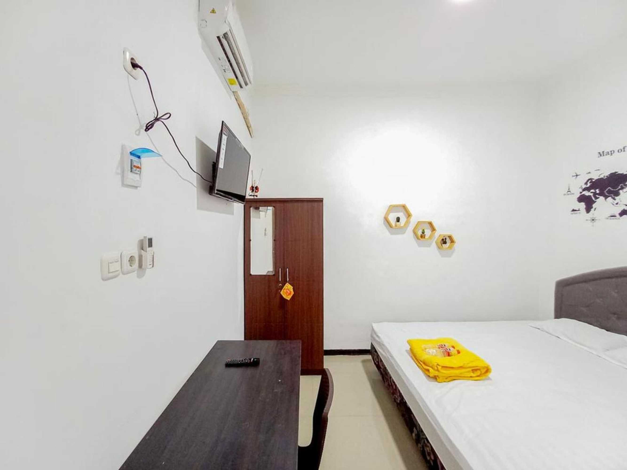 Gift card for Homestay Bahari Near Wisata Bahari Tlocor Sidoarjo Mitra Reddoorz Gift card for Homestay Bahari Near Wisata Bahari Tlocor Sidoarjo Mitra Reddoorz