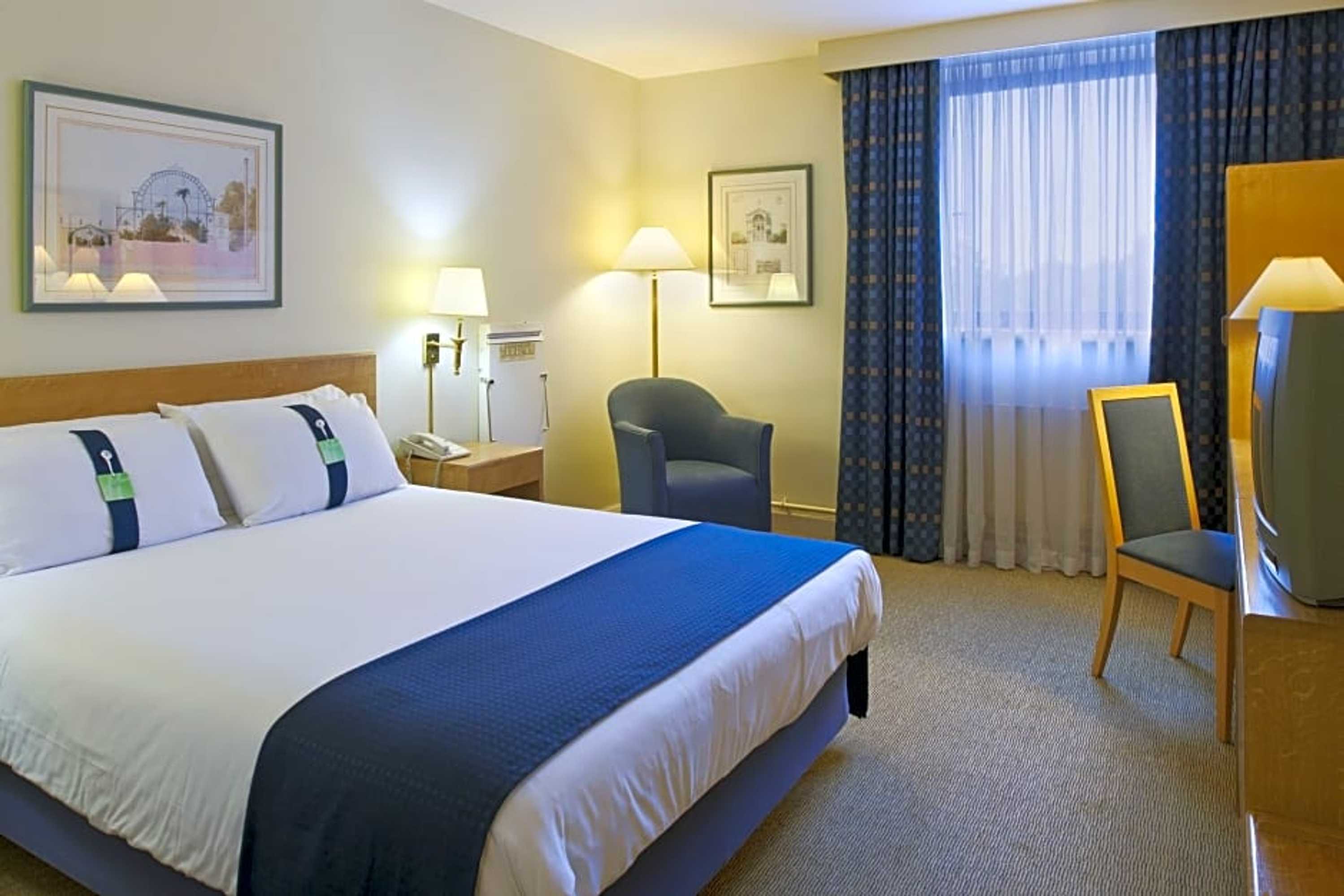 Gift card for Holiday Inn Warrington Gift card for Holiday Inn Warrington