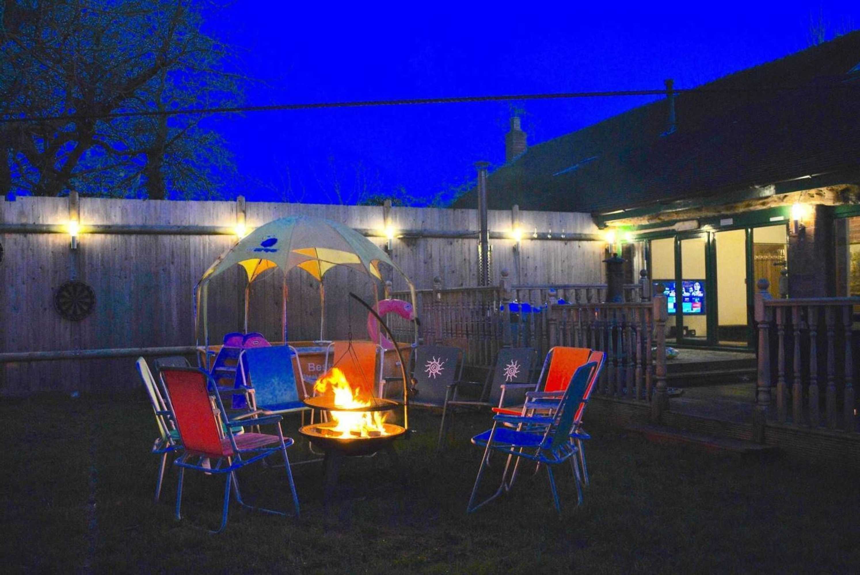 Gift card for Squirrel Barn. Hi-Spec. Hot Tub & Wifi. Sleeps 14 Gift card for Squirrel Barn. Hi-Spec. Hot Tub & Wifi. Sleeps 14