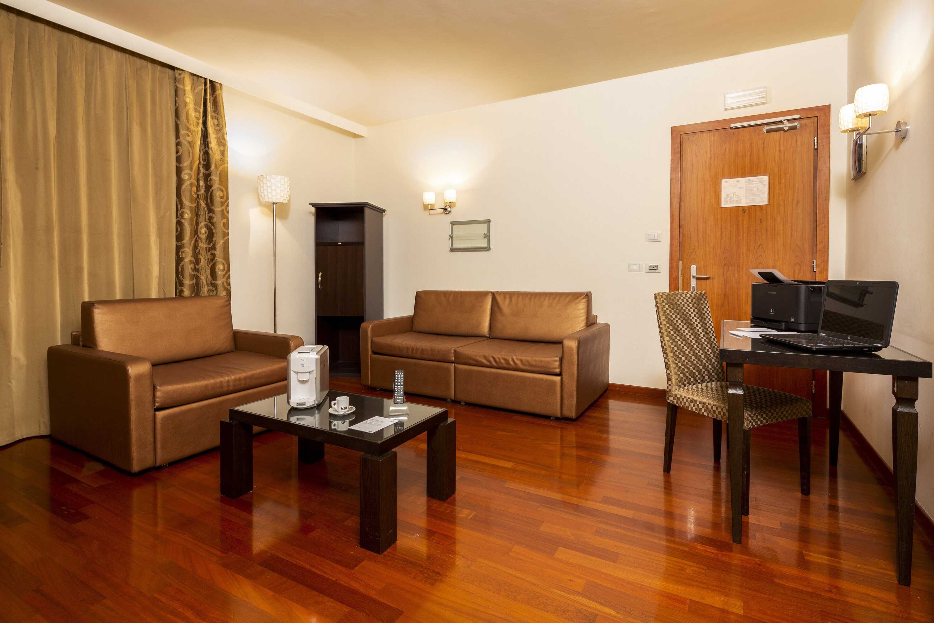 Gift card for Crowne Plaza Venice East by Ihg Gift card for Crowne Plaza Venice East by Ihg