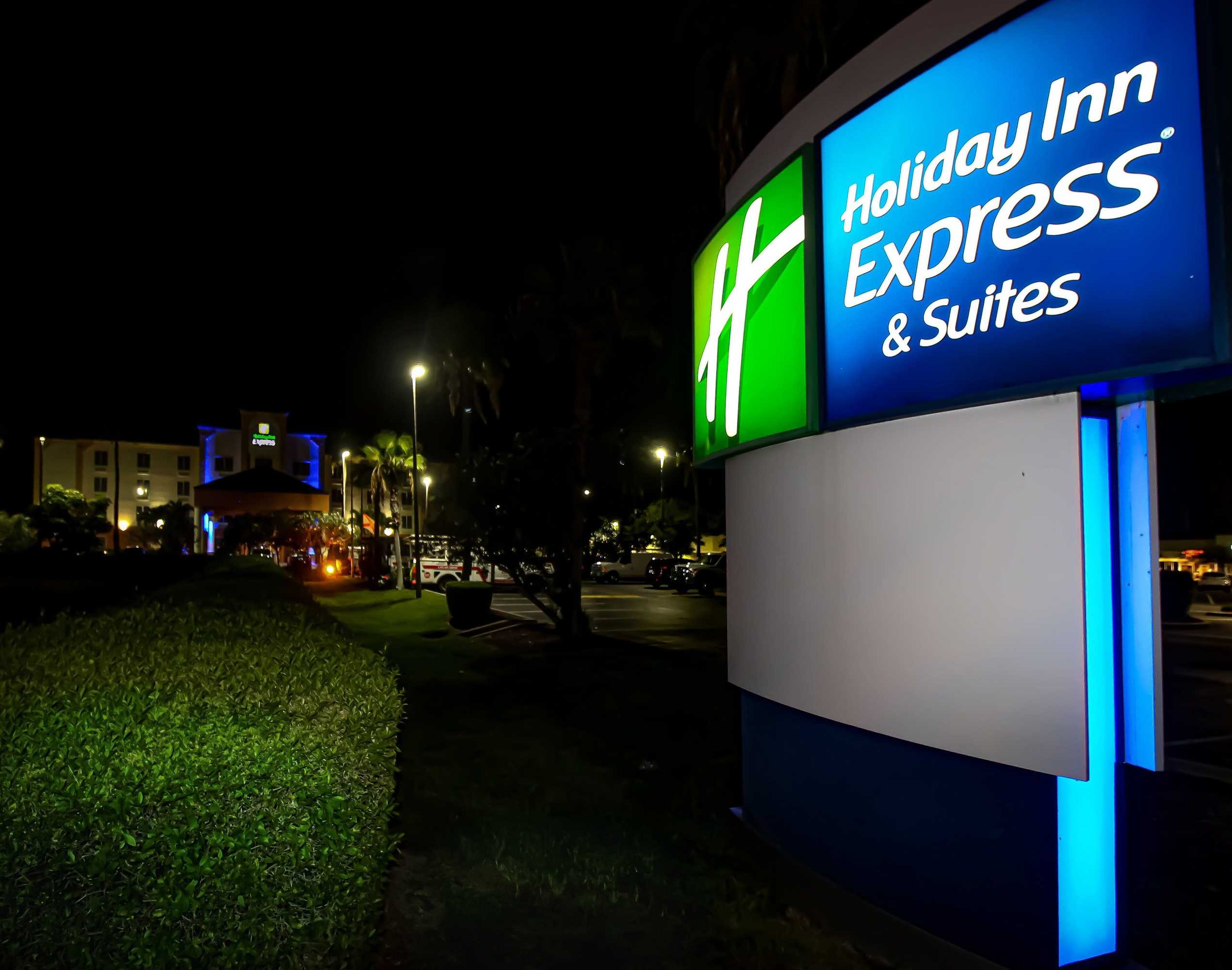 Gift card for Holiday Inn Express Hotels & Suites Cocoa Beach by Ihg Gift card for Holiday Inn Express Hotels & Suites Cocoa Beach by Ihg