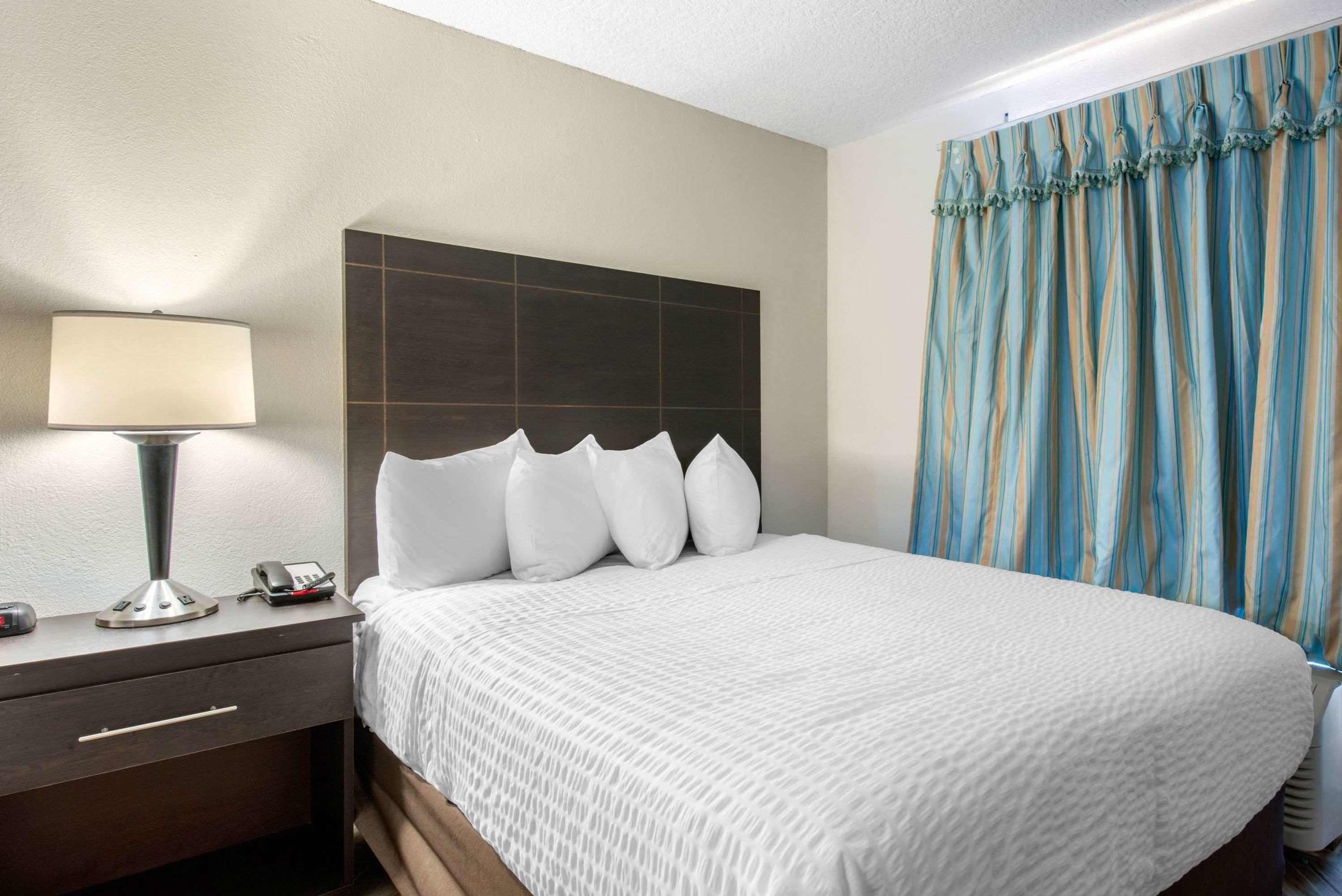 Gift card for Clarion Inn & Suites Kissimmee-Lake Buena Vista South Gift card for Clarion Inn & Suites Kissimmee-Lake Buena Vista South