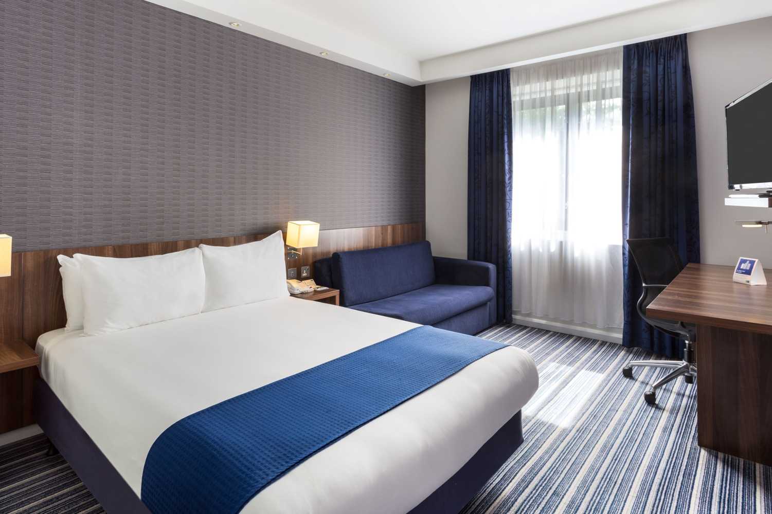 Gift card for Holiday Inn Express Colchester by Ihg