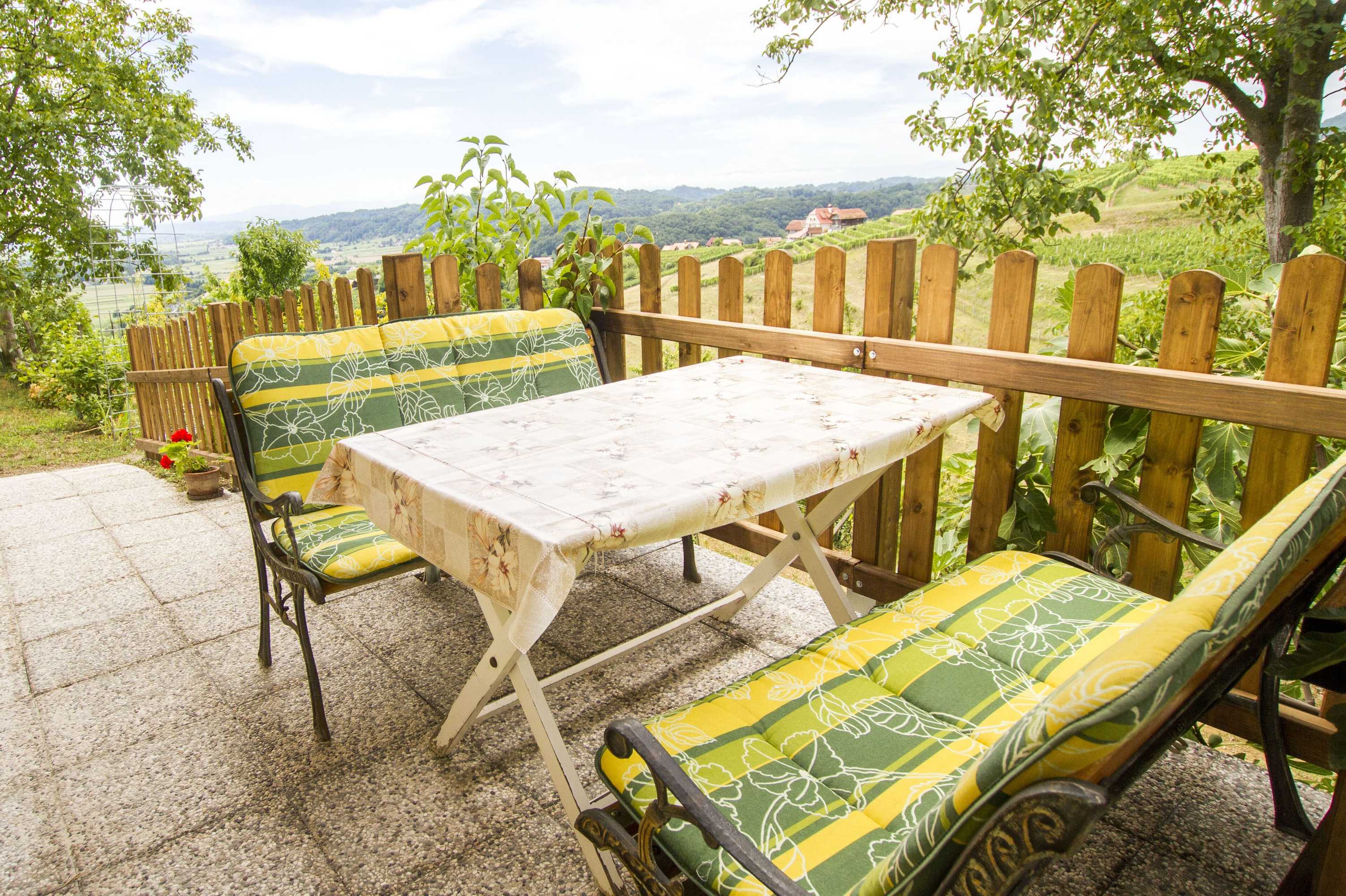 Gift card for Country House Srček With Two Bedrooms And Vineyard View Gift card for Country House Srček With Two Bedrooms And Vineyard View