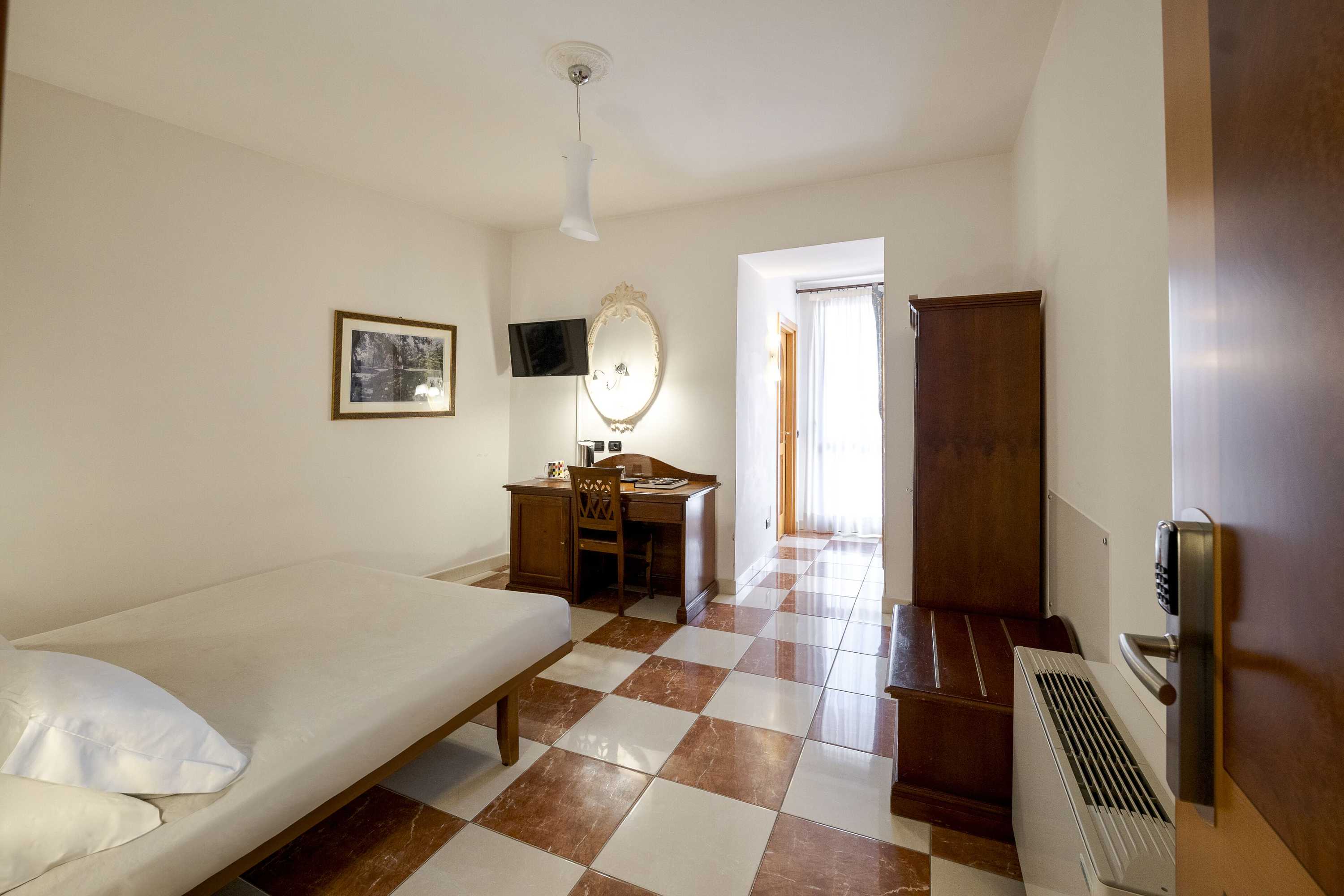 Gift card for Hotel Ungheria Varese 1946