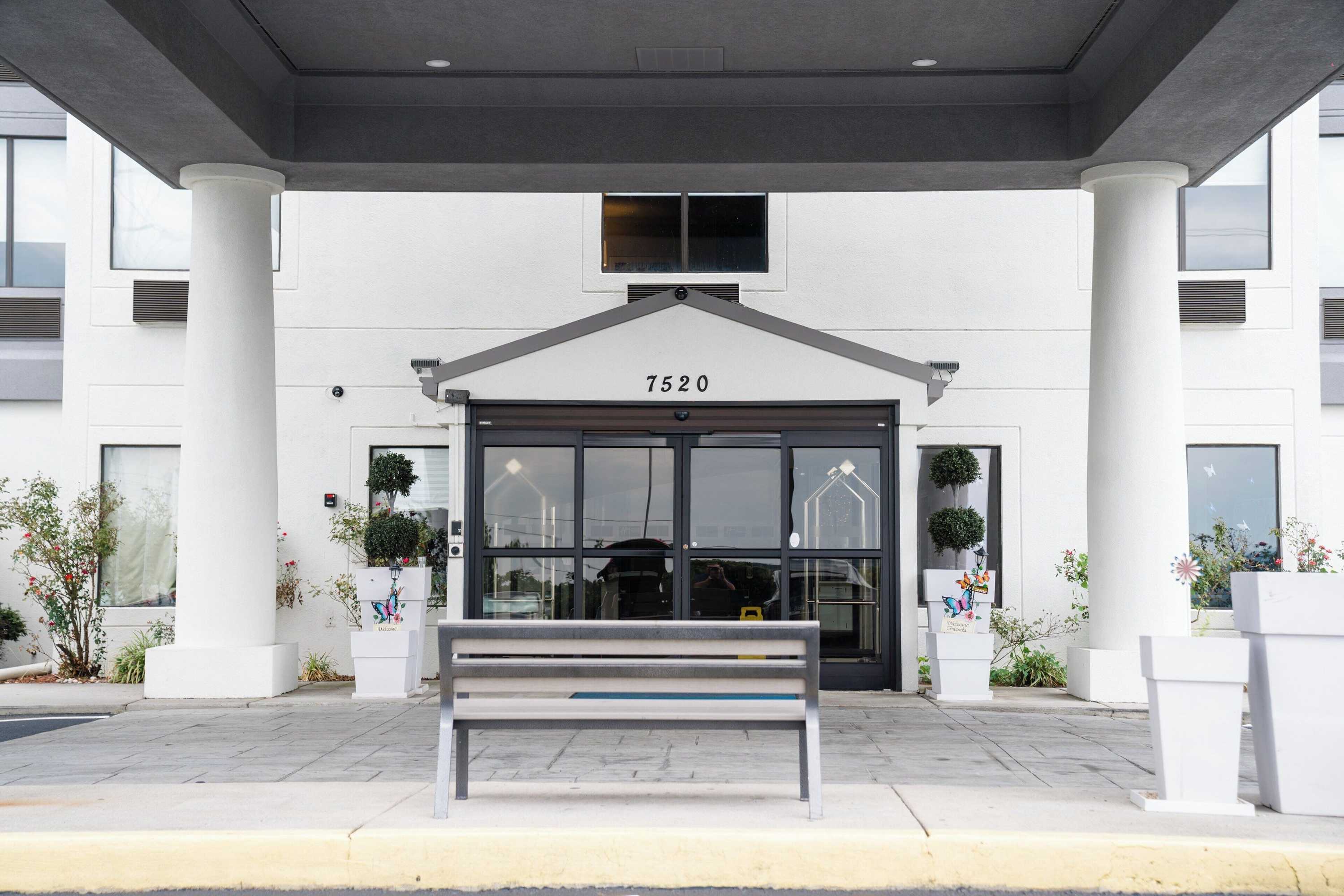 Gift card for Holiday Inn Express & Suites Knoxville-North-I-75 Exit 112 by Ihg Gift card for Holiday Inn Express & Suites Knoxville-North-I-75 Exit 112 by Ihg