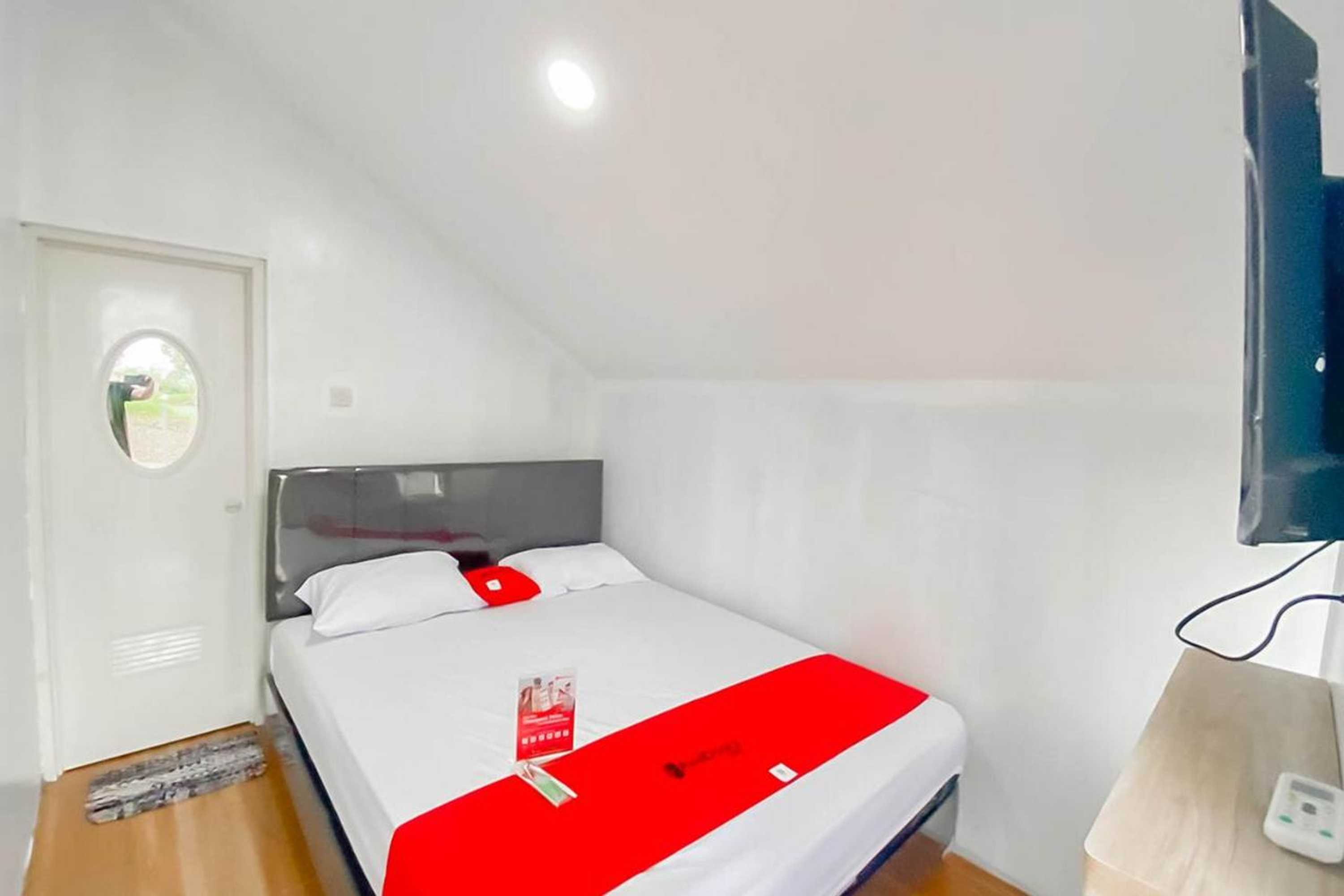 Gift card for Reddoorz Syariah Plus At Cipanas Cianjur