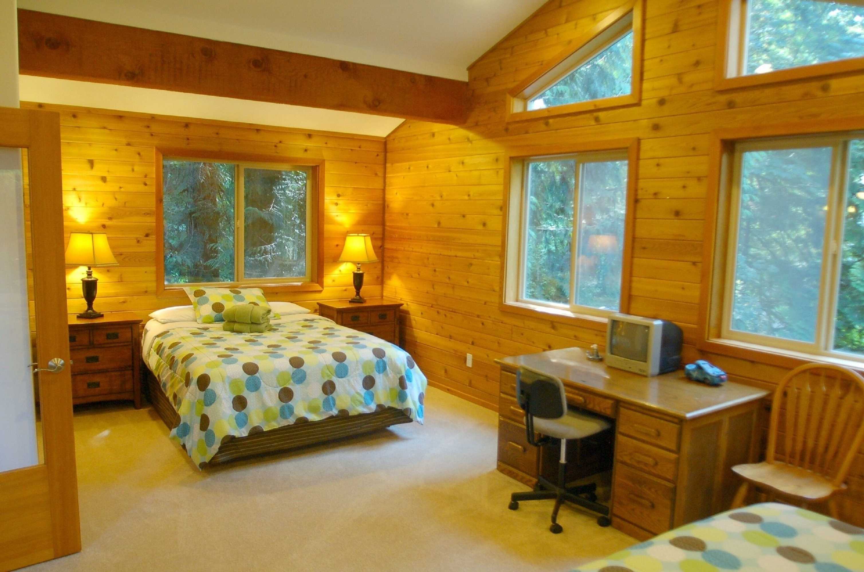 Gift card for 83mf - Lakeside - Hot Tub - Wifi - Bbq - Dock - Sleeps 4 NO Pets Gift card for 83mf - Lakeside - Hot Tub - Wifi - Bbq - Dock - Sleeps 4 NO Pets